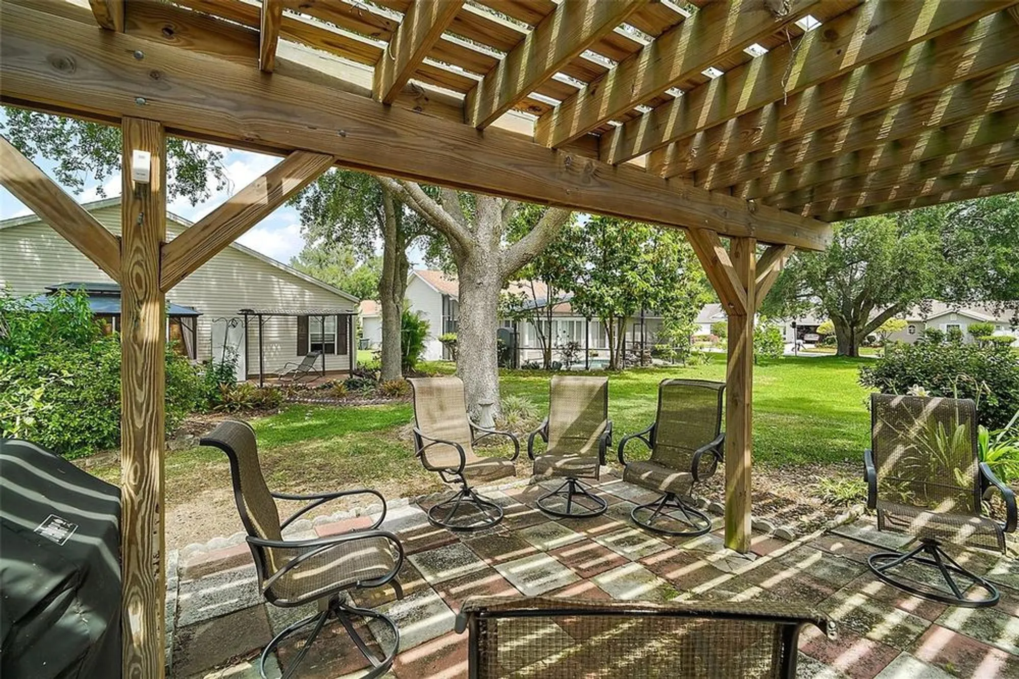 Property Slideshow image 12 of 36 | 25333 river crest dr, Leesburg, FL, 34748