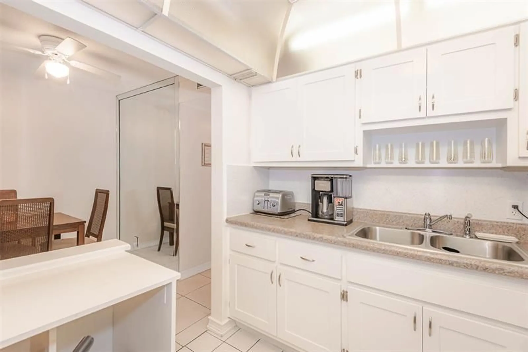 Property Slideshow image 4 of 36 | 3071 nw 47th ter 317, Lauderdale Lakes, FL, 33313