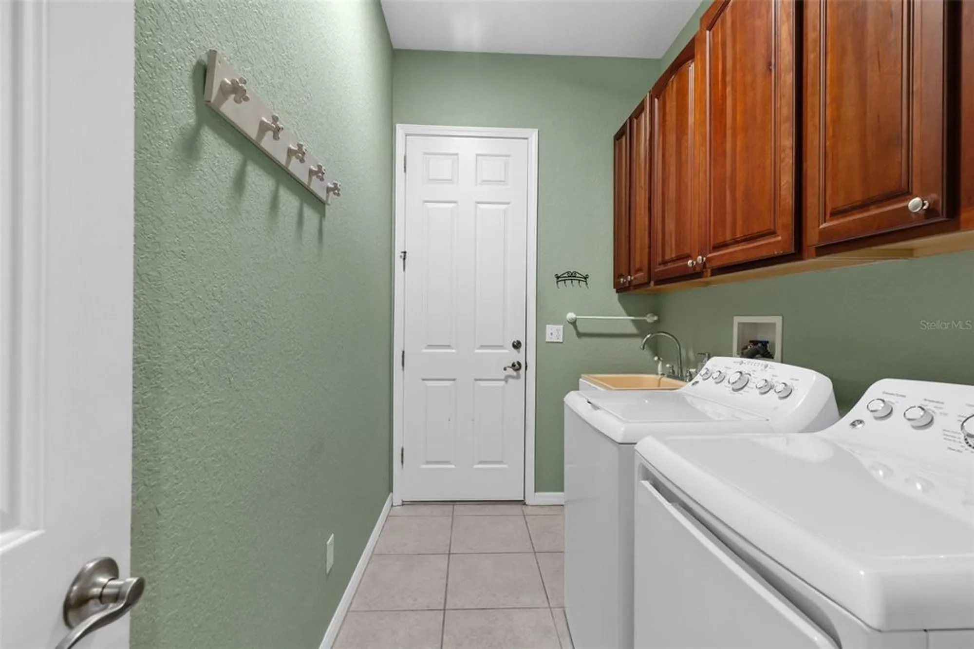 Property Slideshow image 33 of 64 | 2404 kensington greens dr, Sun City Center, FL, 33573