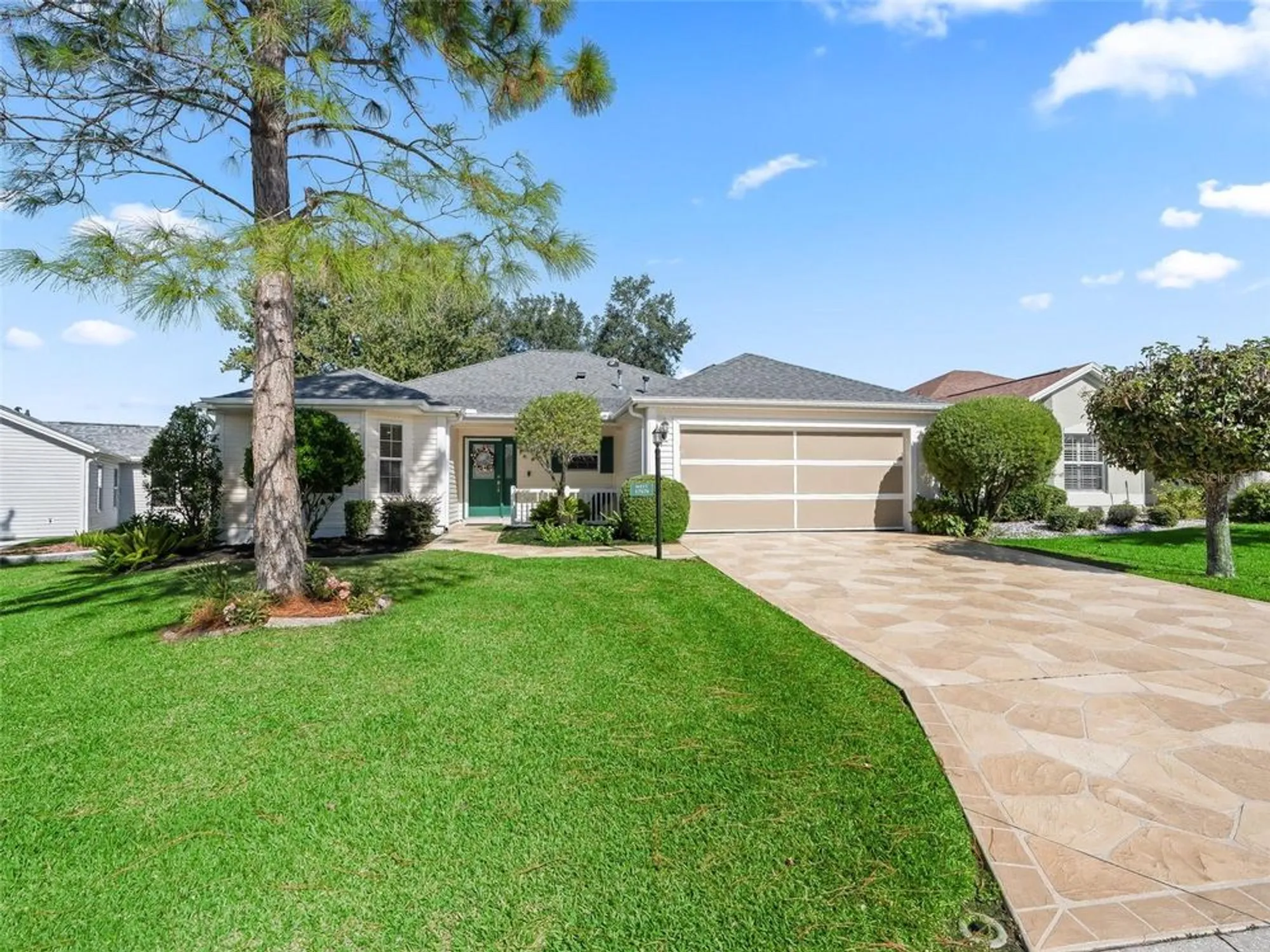 Property Slideshow image 2 of 47 | 17979 se 89th rothway ct, The Villages, FL, 32162