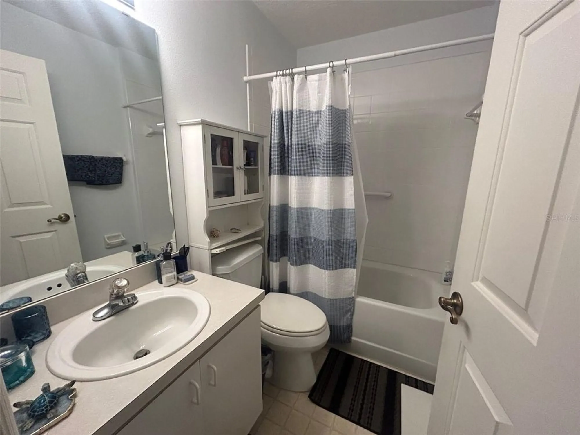 Property Slideshow image 15 of 28 | 25119 cranes roost cir, Leesburg, FL, 34748