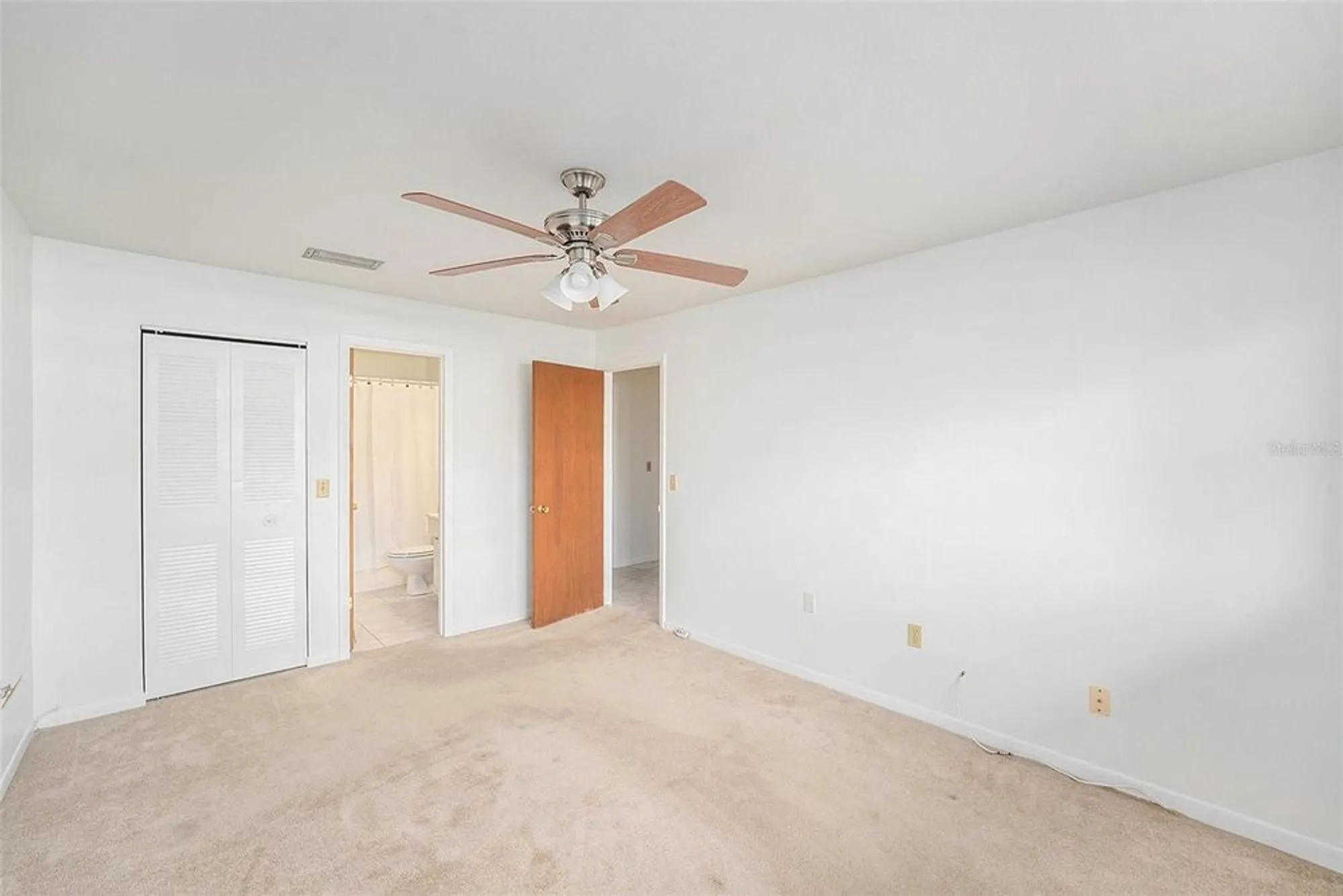 Property Slideshow image 23 of 37 | 5623 80th st n unit 211, St Petersburg, FL, 33709