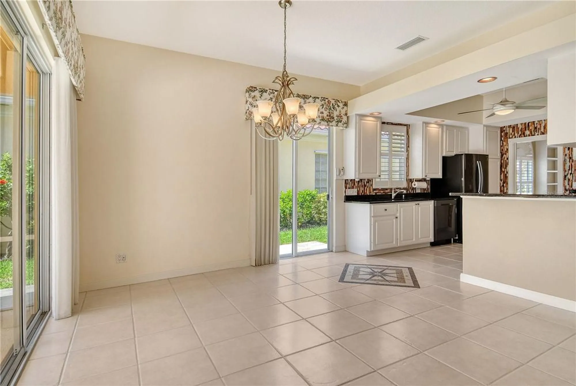 Property Slideshow image 9 of 70 | 5562 octonia pl, Sarasota, FL, 34238