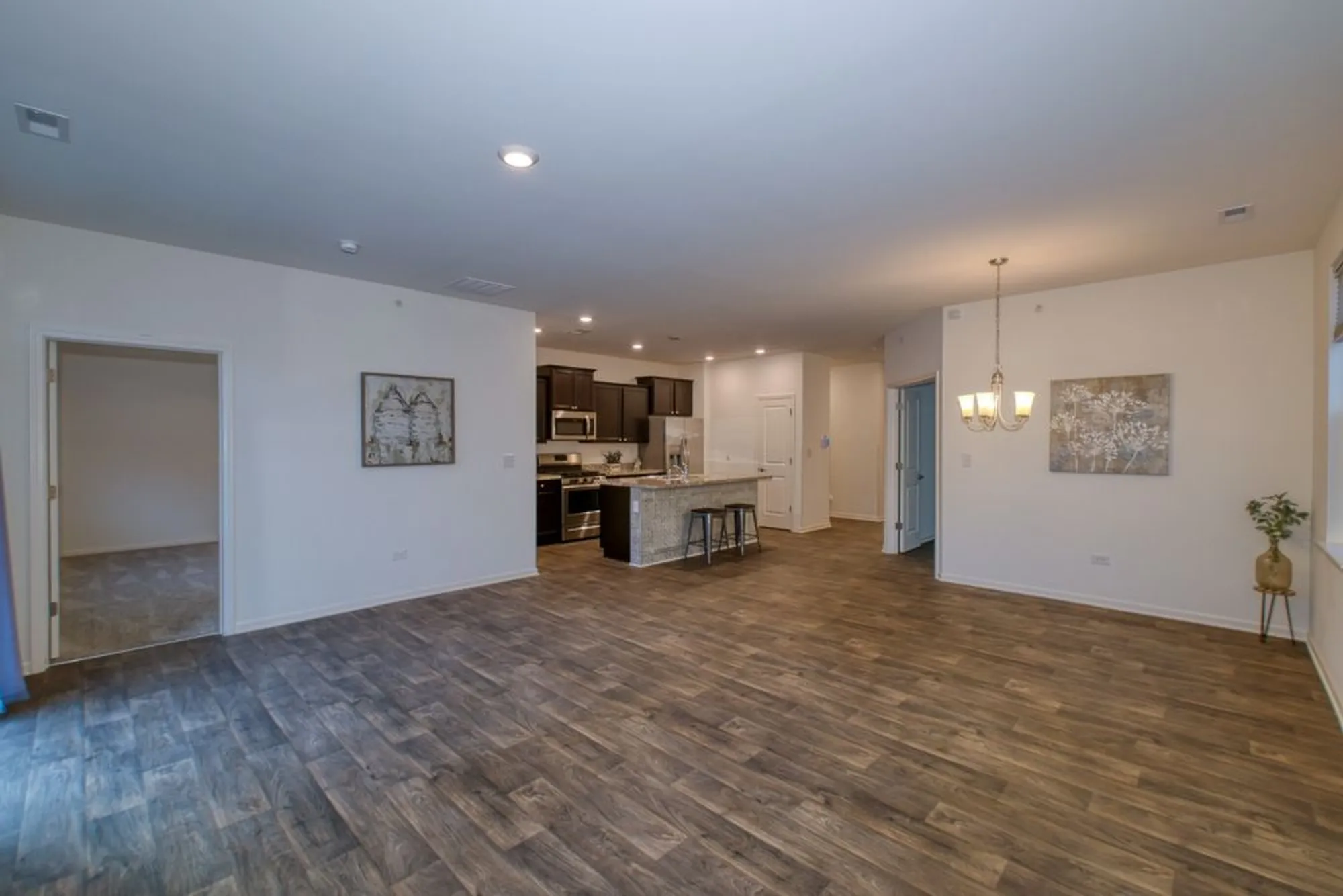 Property Slideshow image 6 of 19 | , North Aurora, IL, 60542