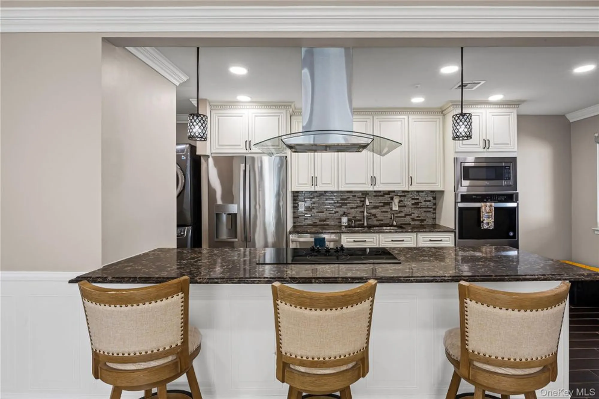 Property Slideshow image 2 of 35 | 204 bentley ct 204, Smithtown, NY, 11780