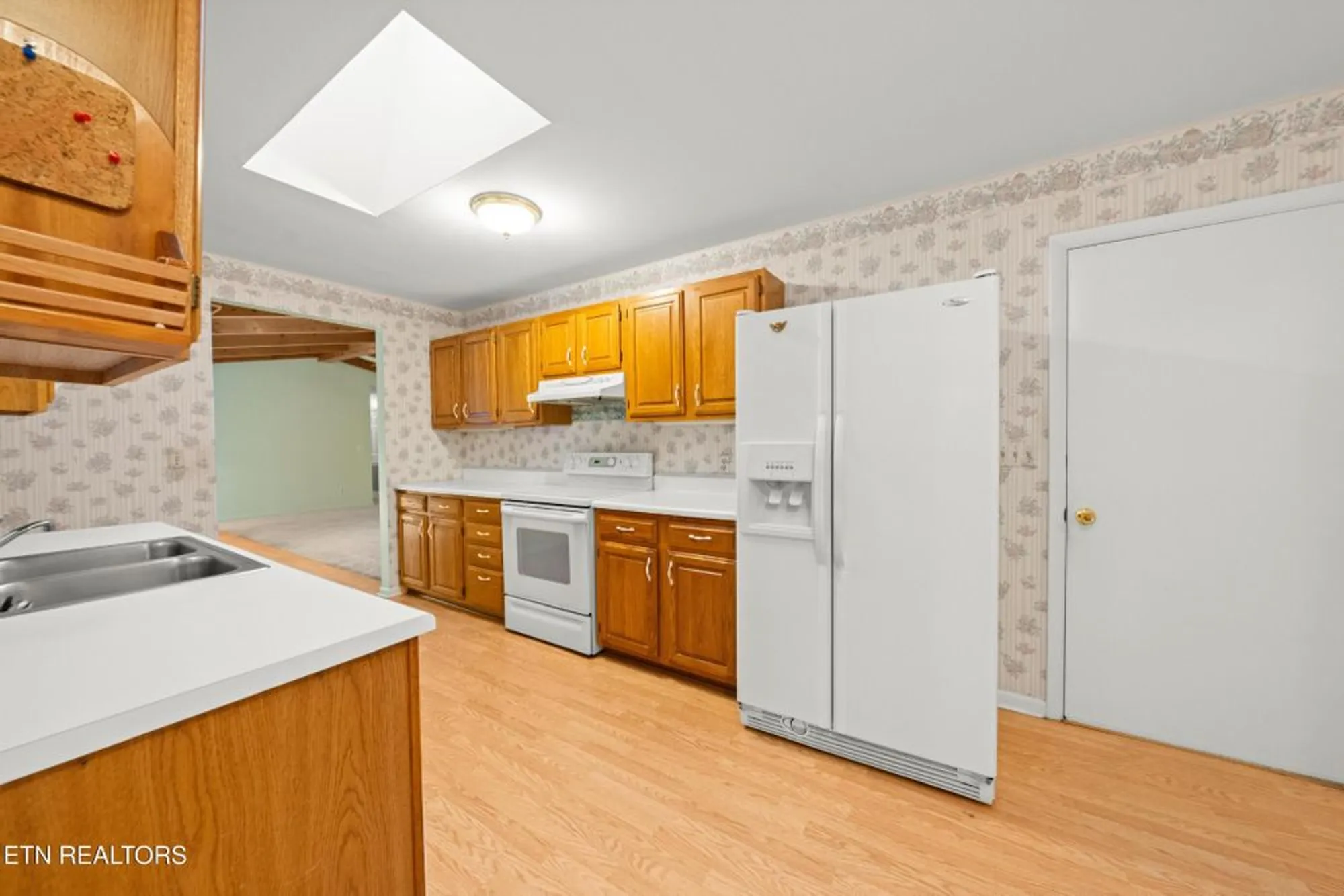 Property Slideshow image 9 of 29 | 238 lakeview dr, Crossville, TN, 38558