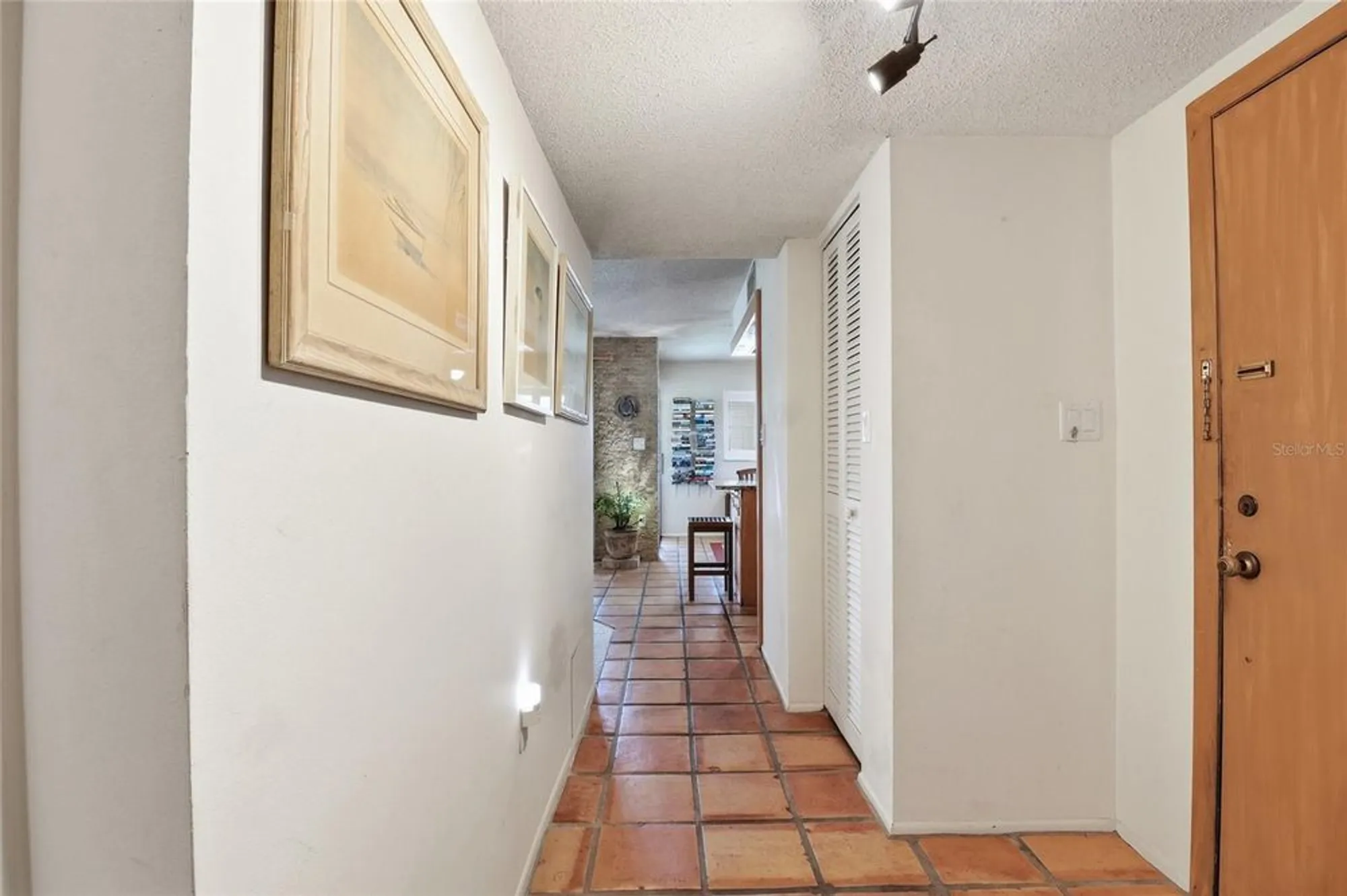 Property Slideshow image 4 of 39 | 2447 clubhouse cir 203, Sarasota, FL, 34232