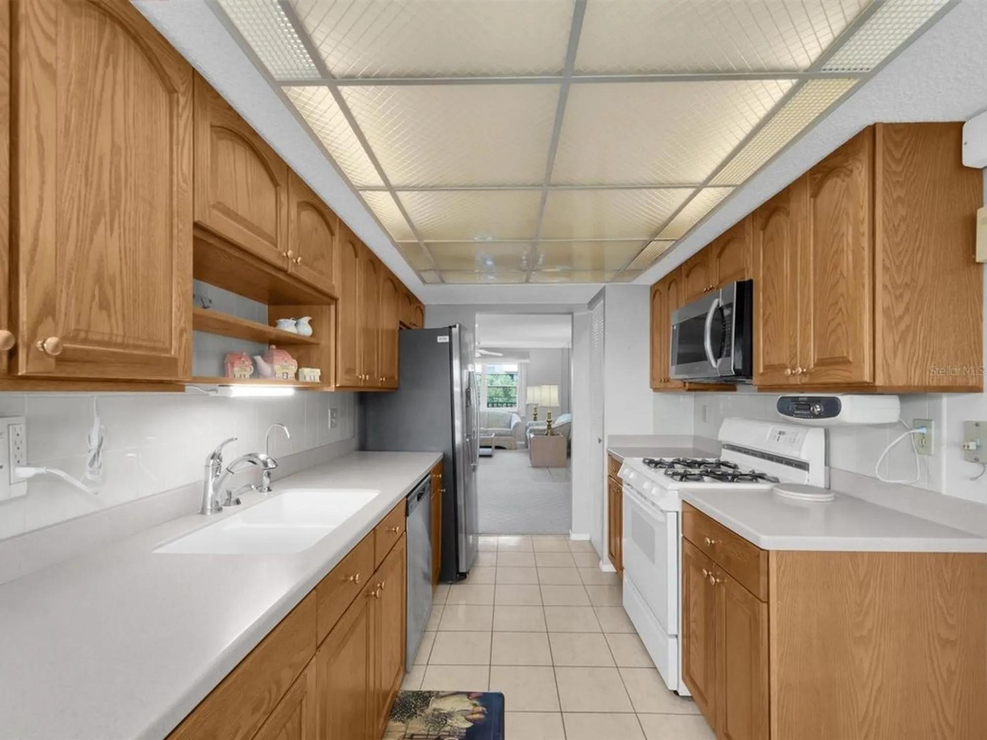 Property Slideshow image 10 of 32 | 8174 terrace garden dr n unit 507, St Petersburg, FL, 33709