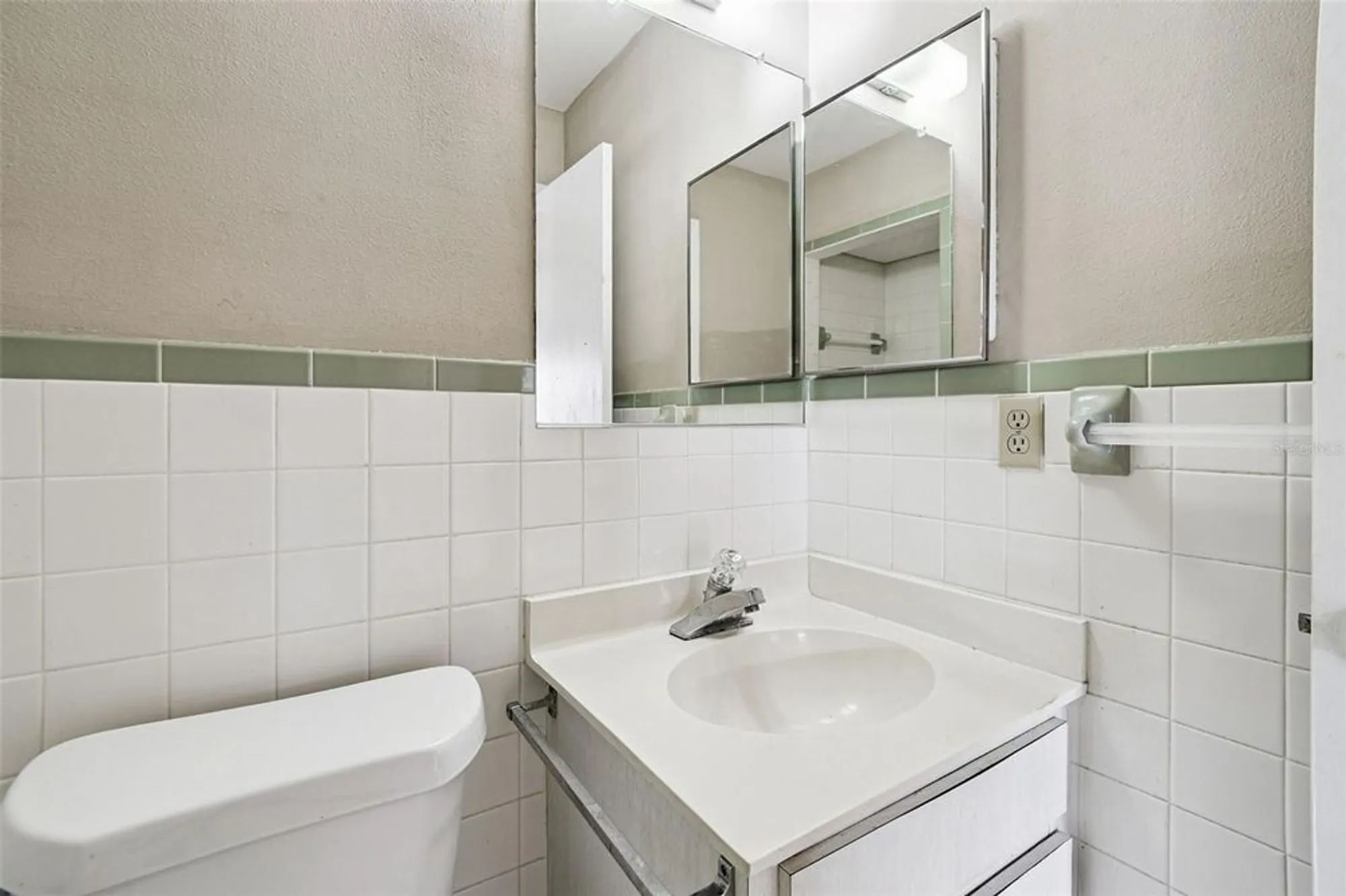 Property Slideshow image 49 of 100 | 1803 pineapple palm ct, Sun City Center, FL, 33573