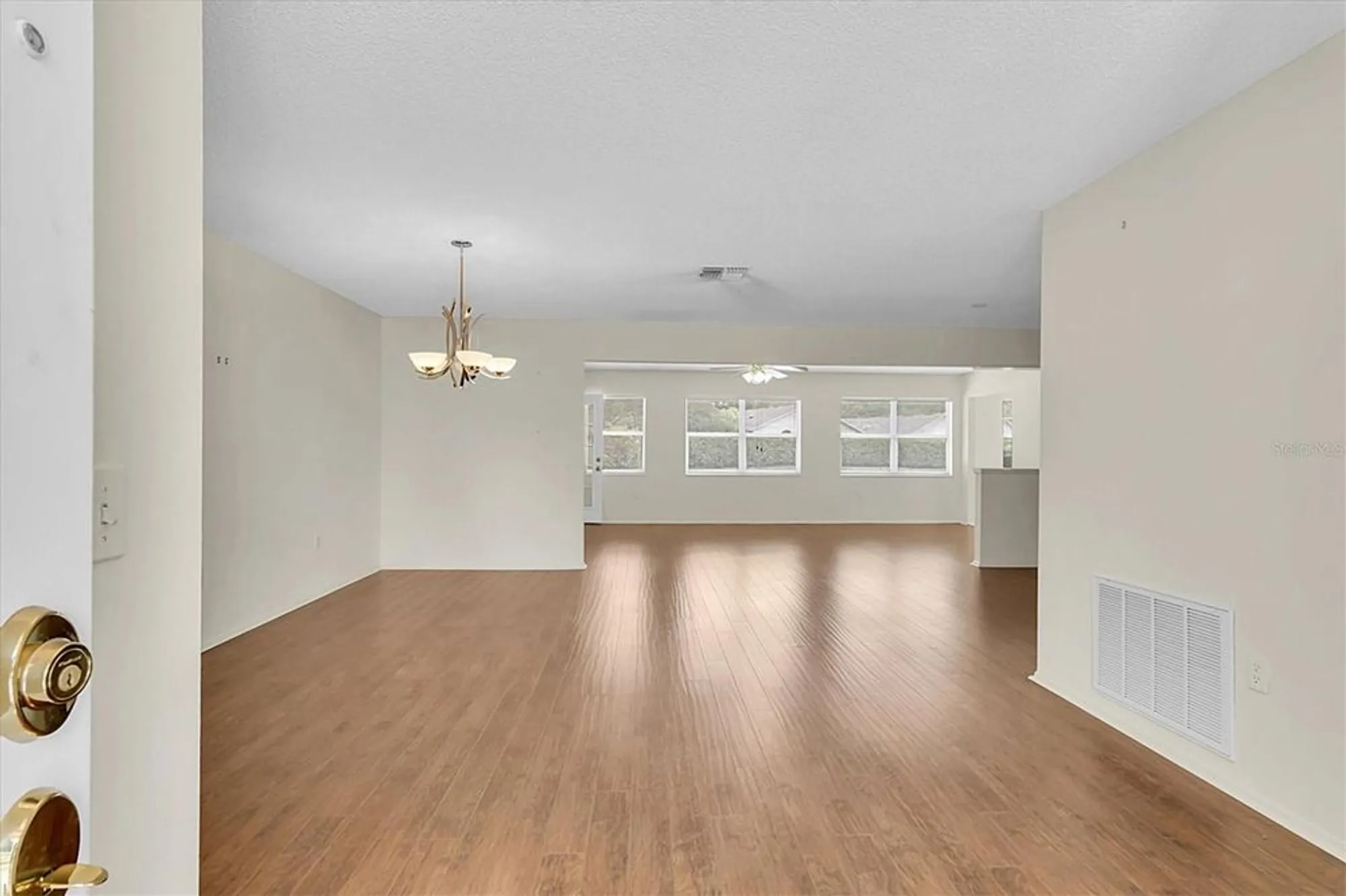 Property Slideshow image 8 of 60 | 9433 stonewall ln, New Port Richey, FL, 34655