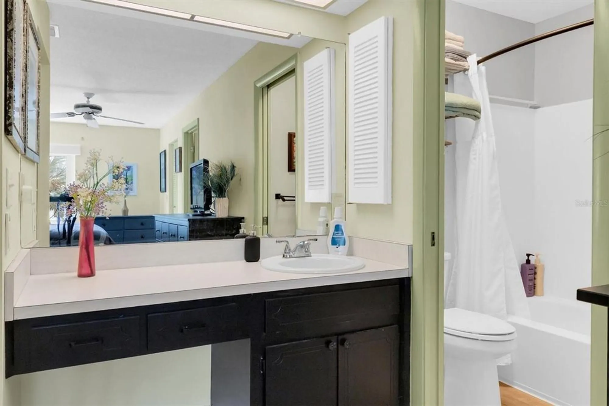 Property Slideshow image 18 of 40 | 2828 sherbrooke ln c, Palm Harbor, FL, 34684