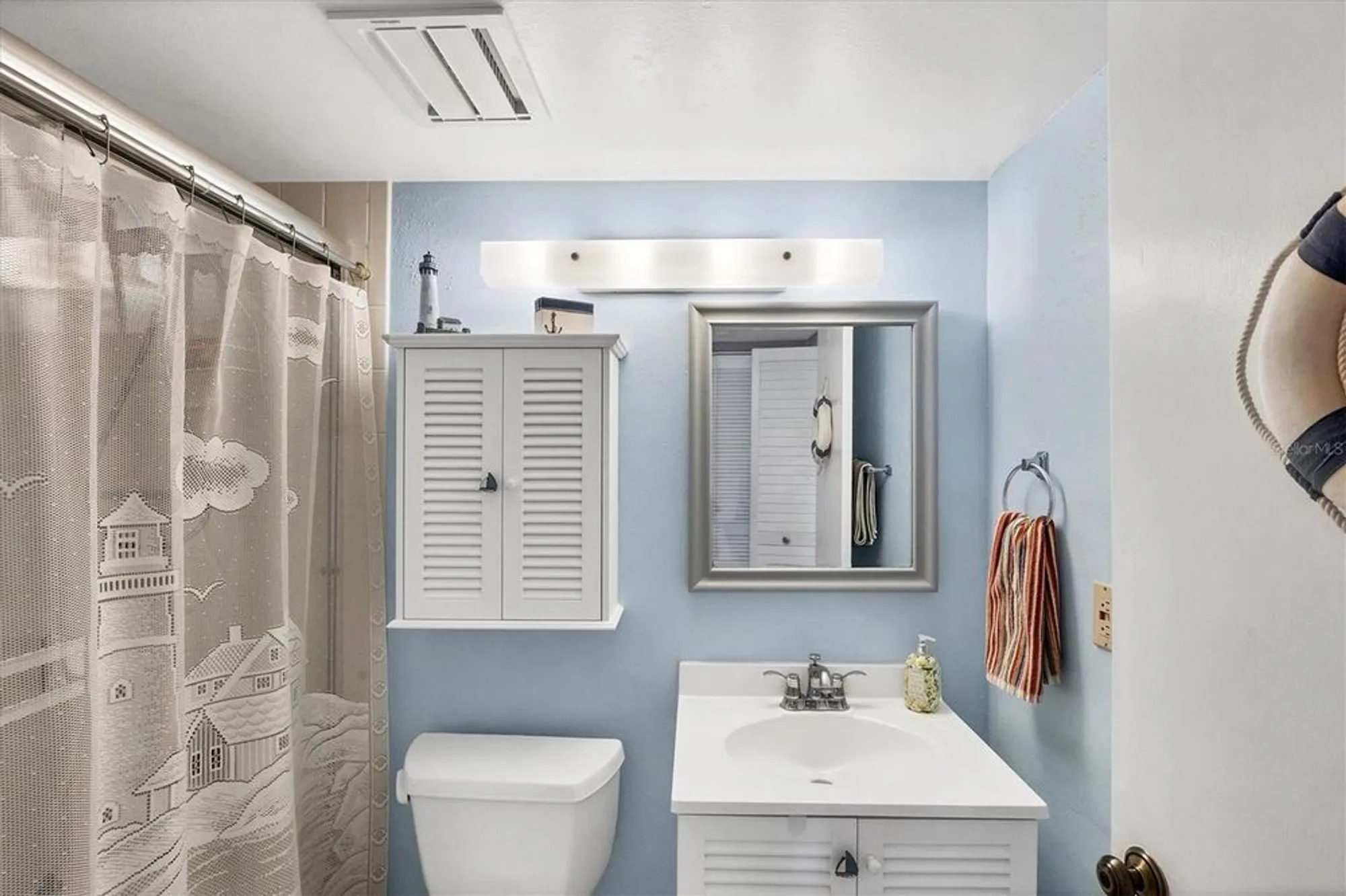 Property Slideshow image 24 of 49 | 404 cerromar cir 308, Venice, FL, 34293