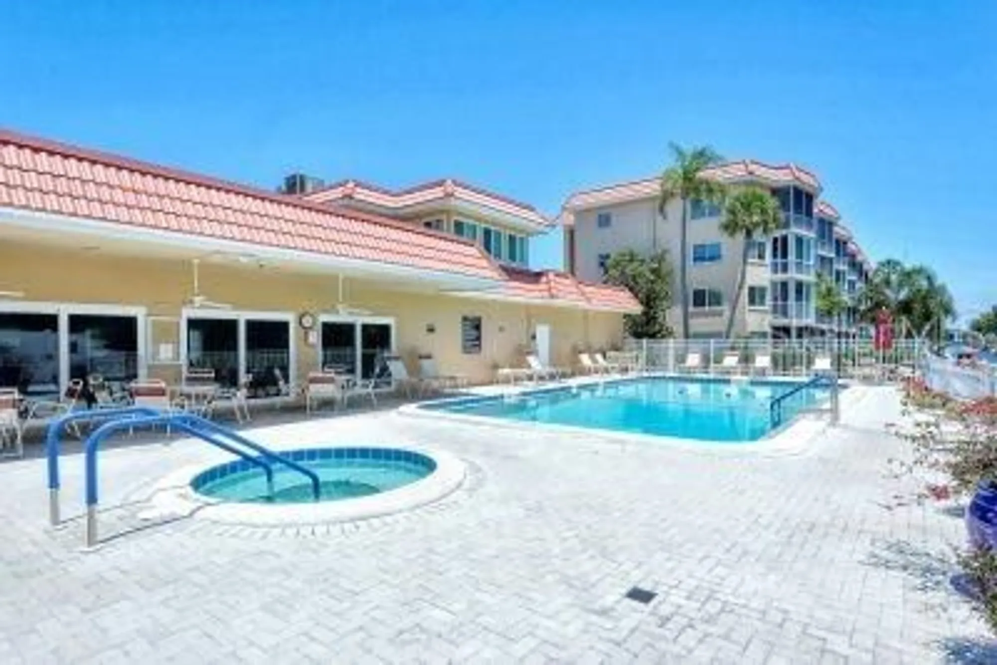 Property Slideshow image 52 of 60 | 1350 n portofino dr apt 108, Sarasota, FL, 34242