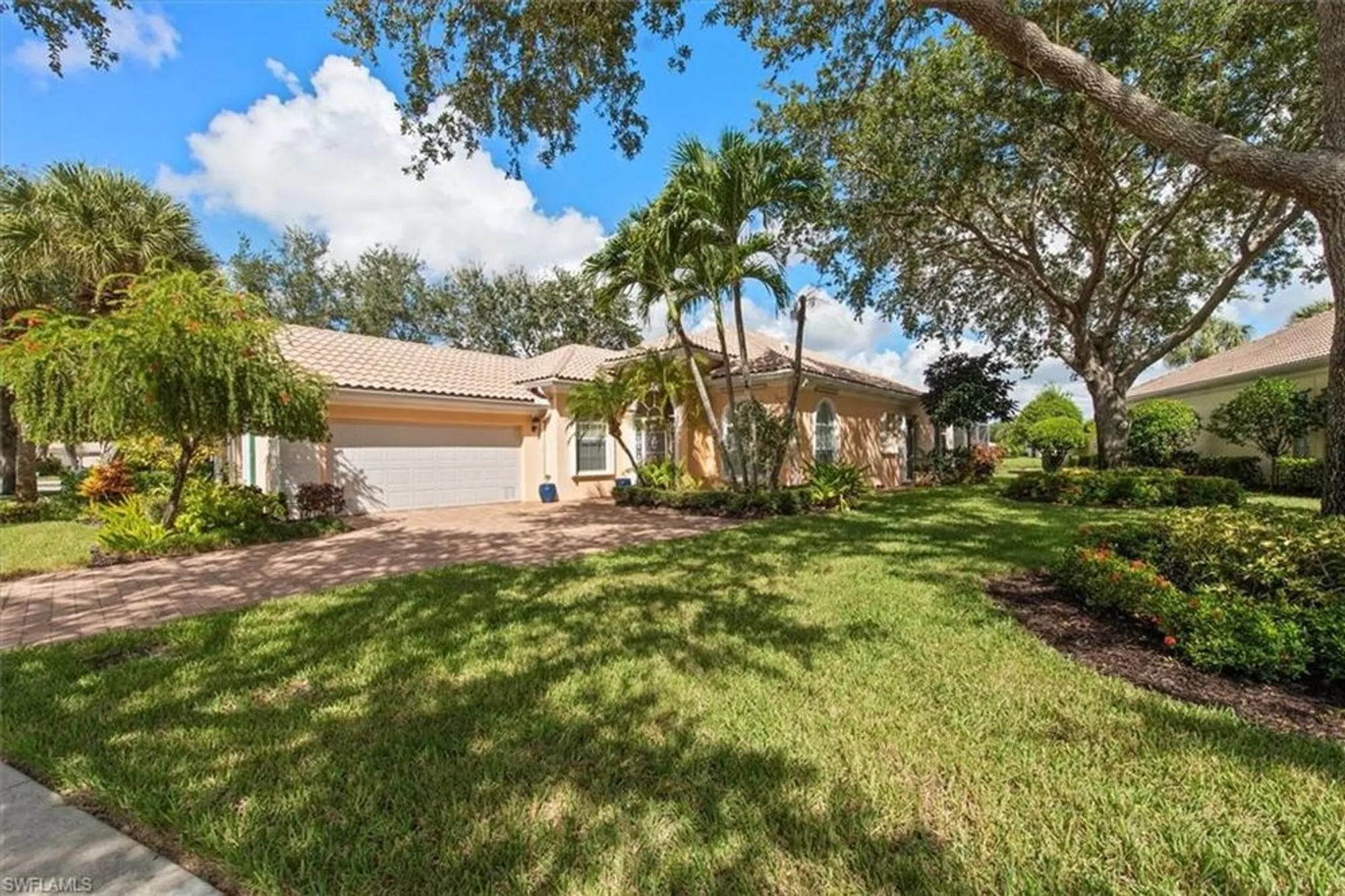 Property Slideshow image 3 of 39 | 28169 herring way, Bonita Springs, FL, 34135