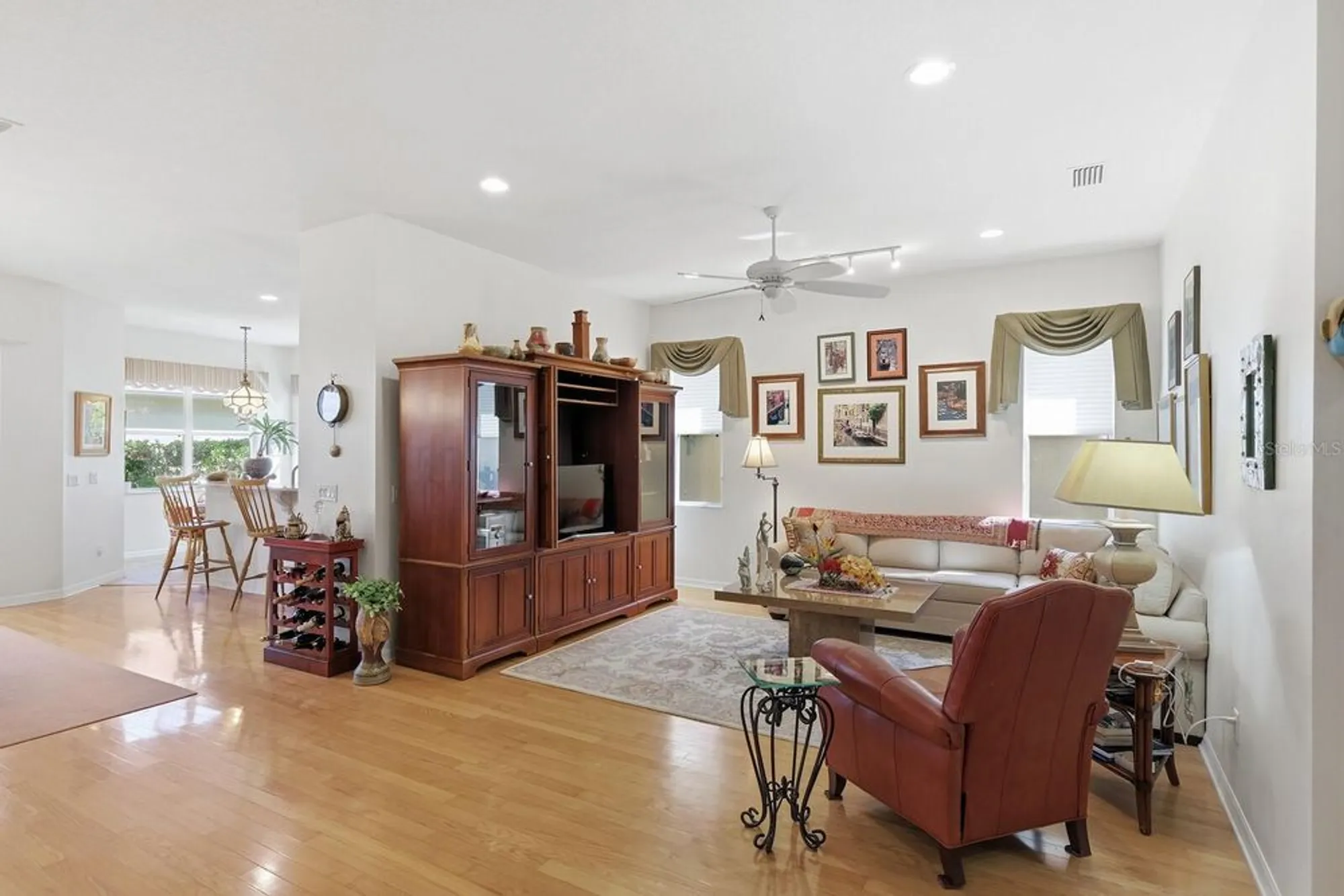 Property Slideshow image 16 of 62 | 4235 65th ter, Sarasota, FL, 34243