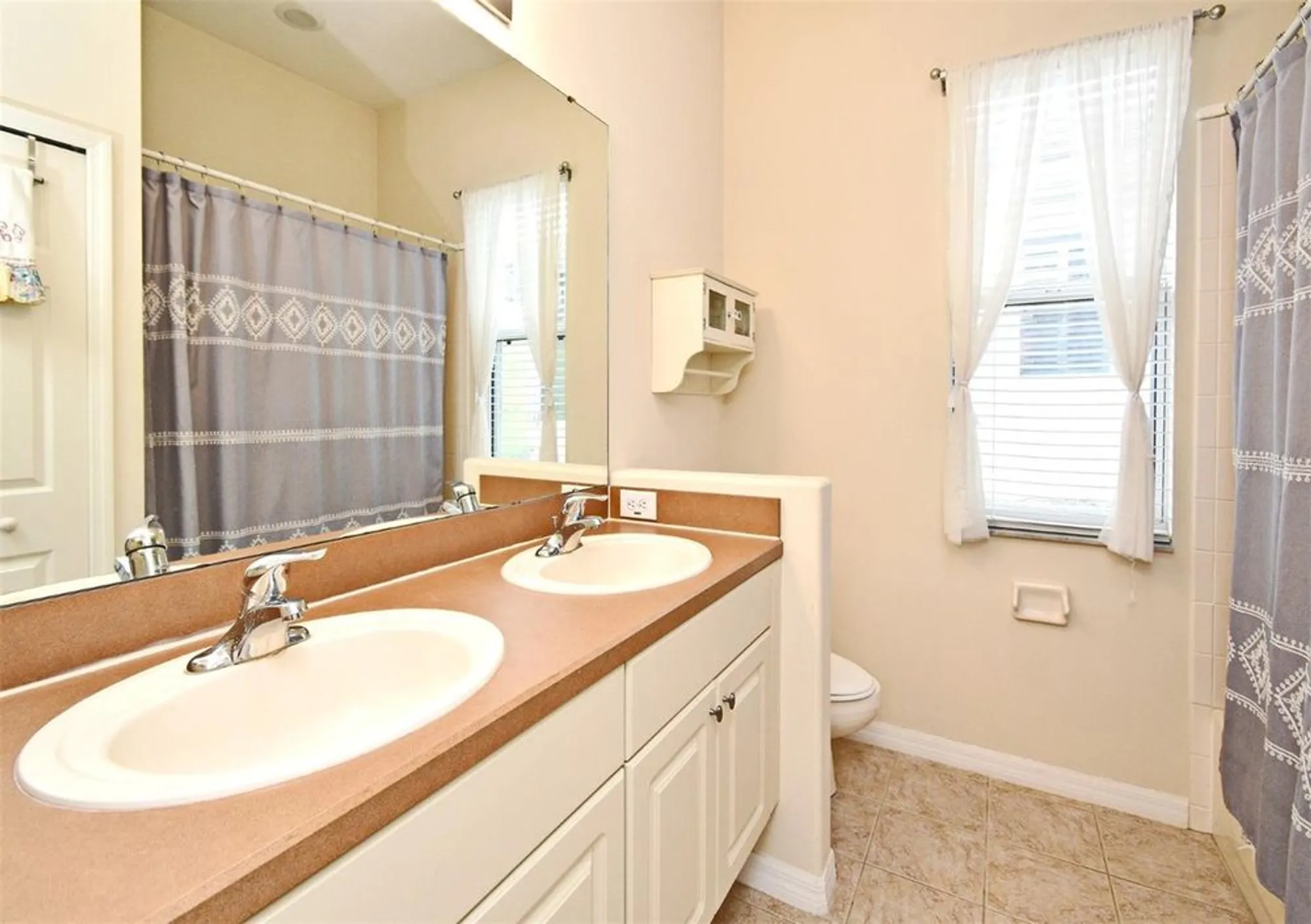 Property Slideshow image 31 of 48 | 2503 squaw crk, Clermont, FL, 34711
