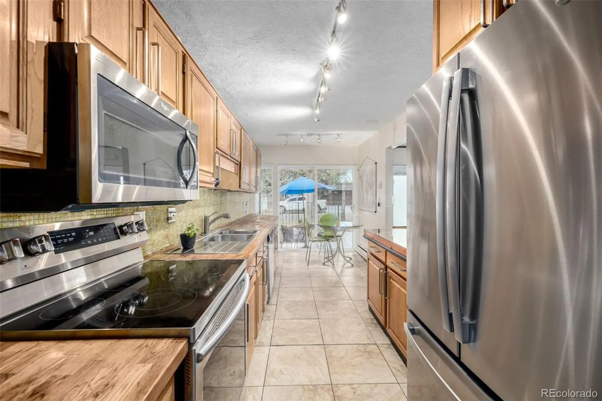 Property Slideshow image 14 of 46 | 7466 w cedar cir, Lakewood, CO, 80226