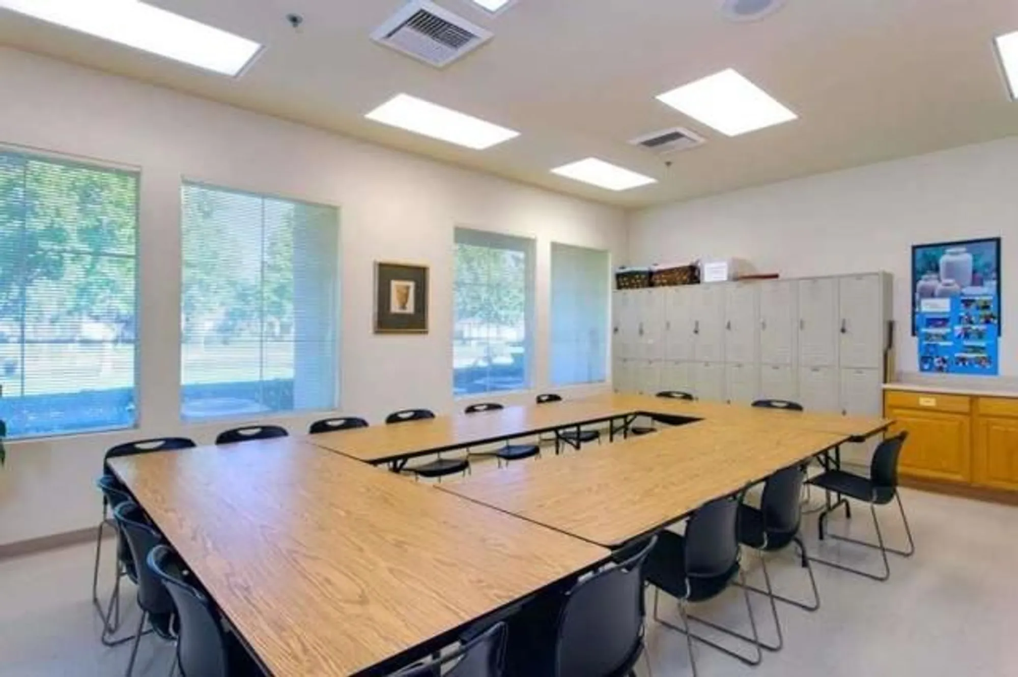 Property Slideshow image 15 of 36 | 9608 crystal bay ln, Elk Grove, CA, 95758