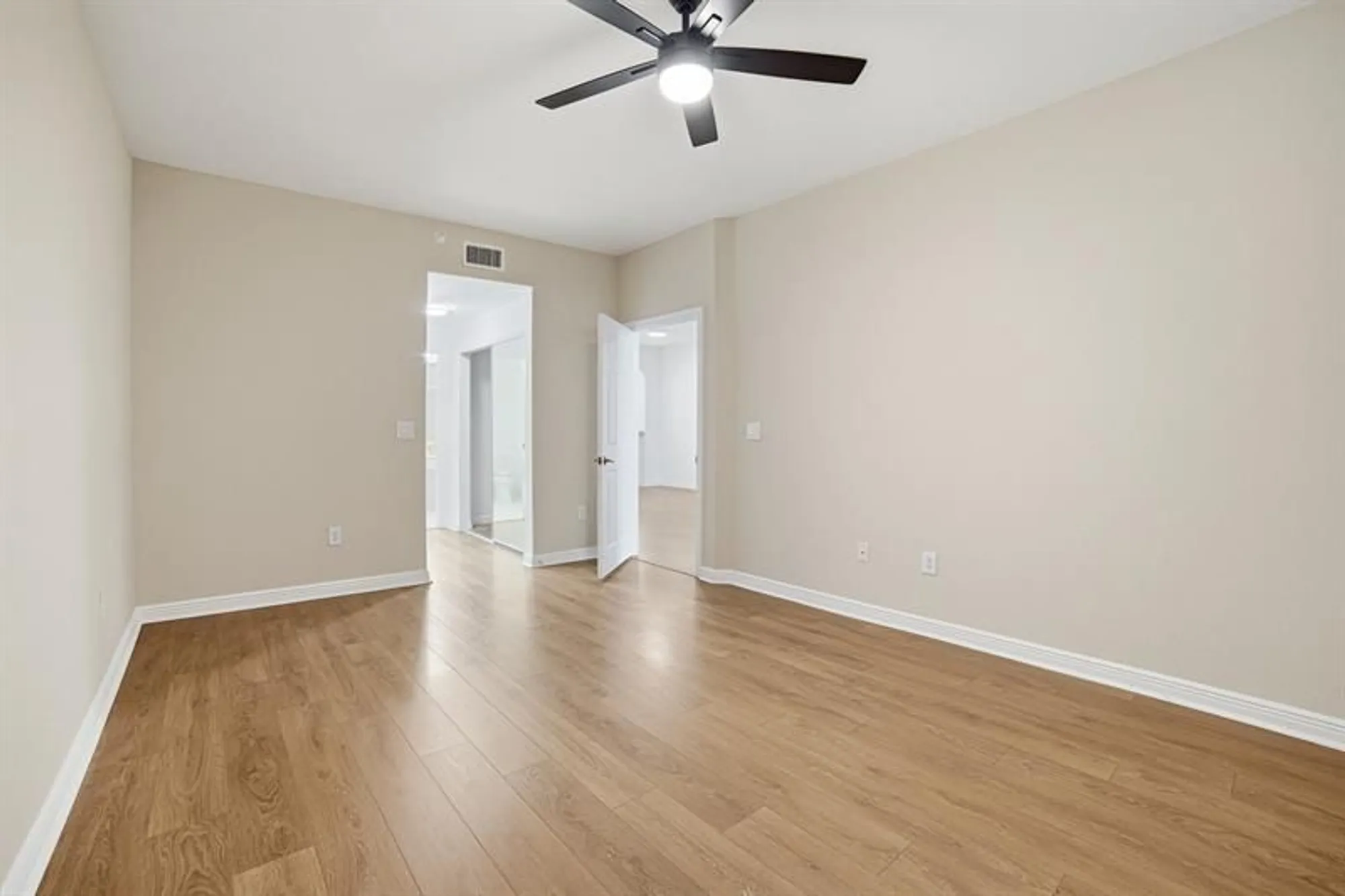 Property Slideshow image 18 of 44 | 7739 southampton ter 411, Tamarac, FL, 33321