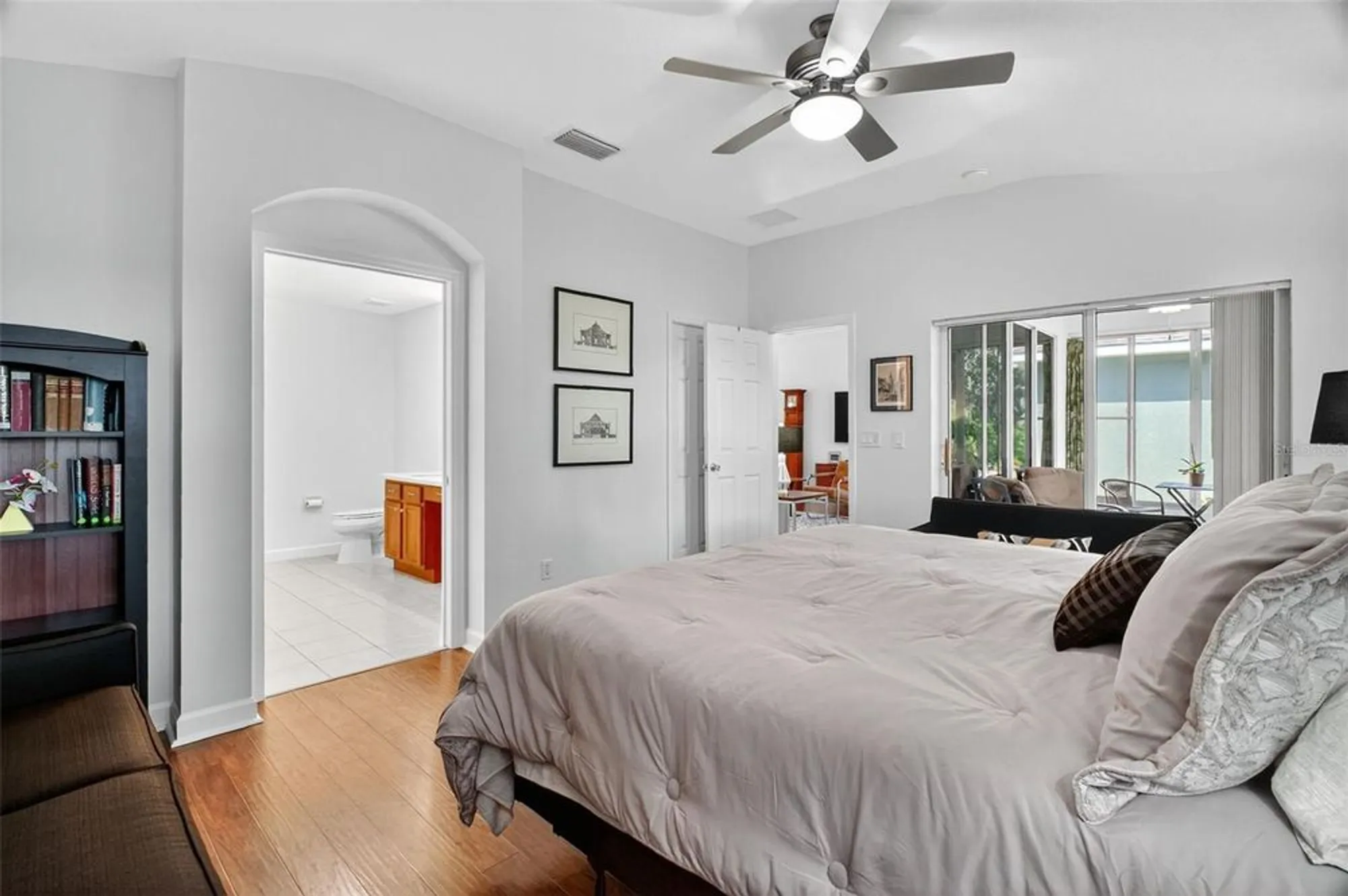 Property Slideshow image 18 of 63 | 8252 bridgeport bay cir, Mount Dora, FL, 32757