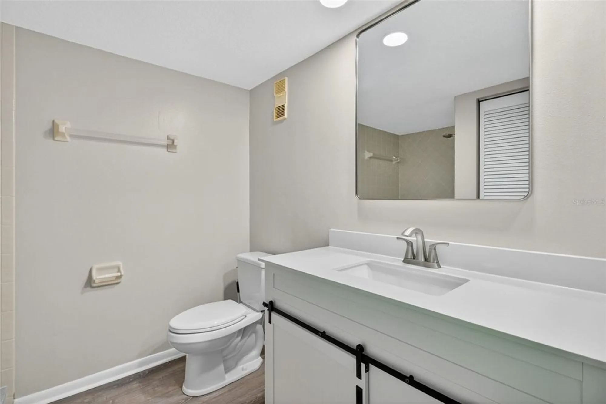 Property Slideshow image 24 of 37 | 1933 golfview dr # 1933, Tarpon Springs, FL, 34689