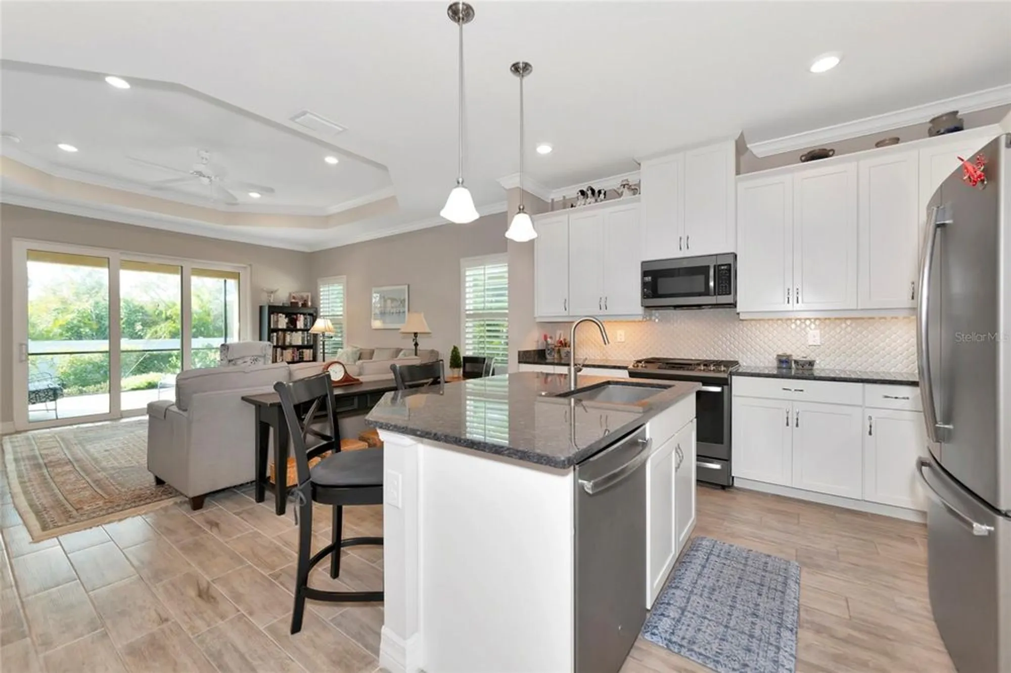 Property Slideshow image 18 of 43 | 6907 costa bella dr, Bradenton, FL, 34209