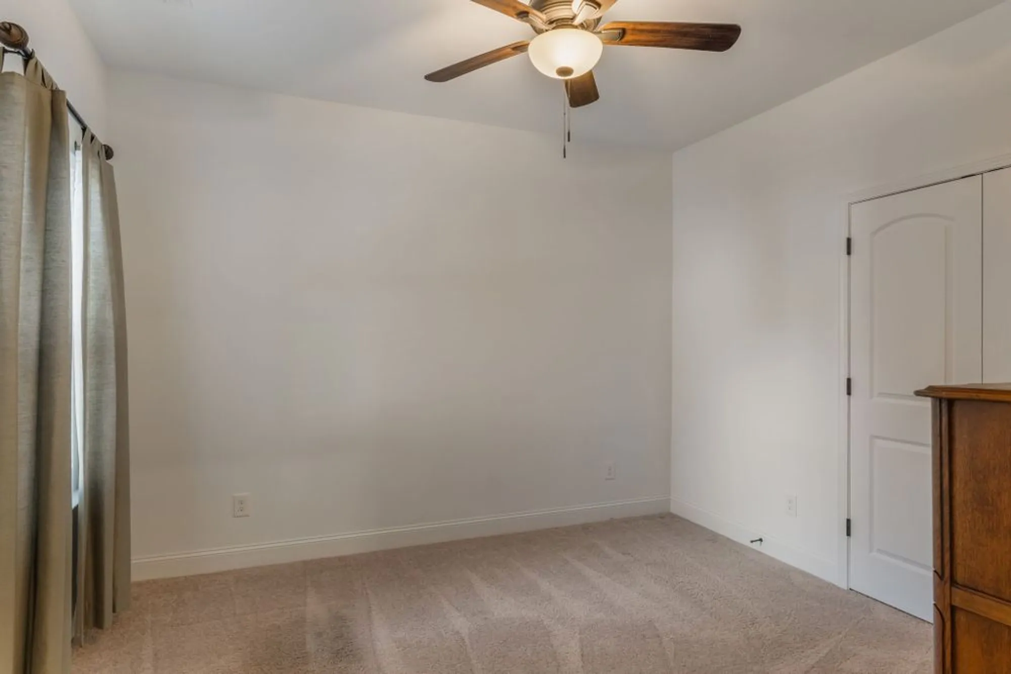 Property Slideshow image 16 of 39 | 1570 cedarbrooke ln, Lebanon, TN, 37090