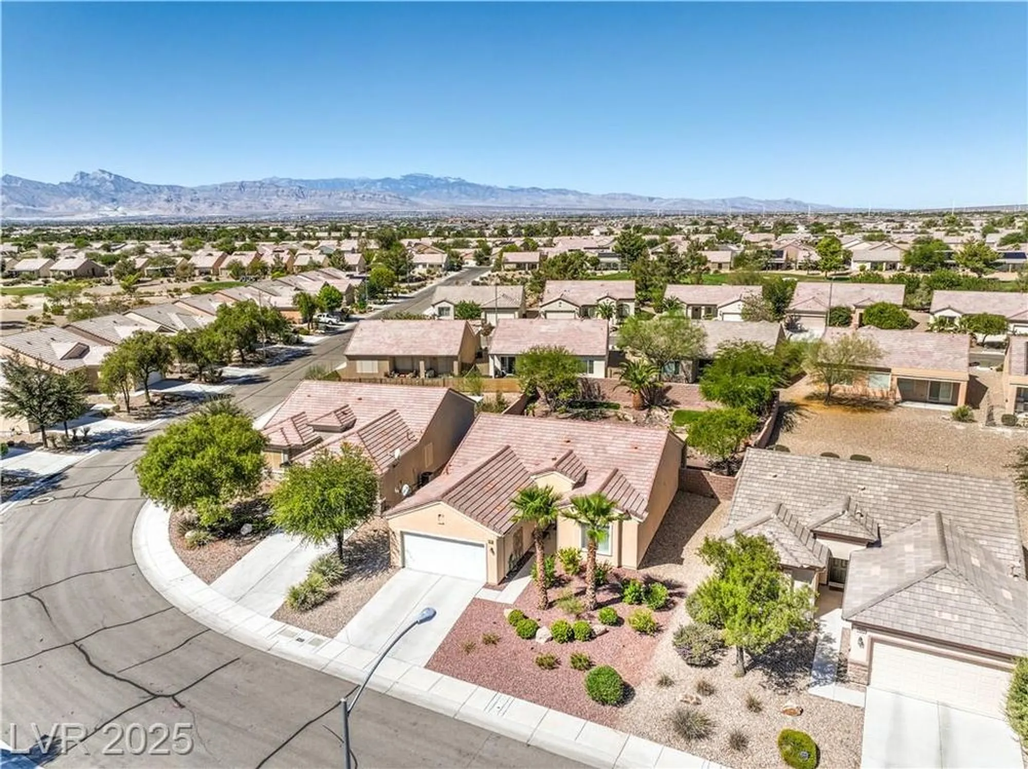 Property Slideshow image 29 of 44 | 7617 fieldfare dr, North Las Vegas, NV, 89084