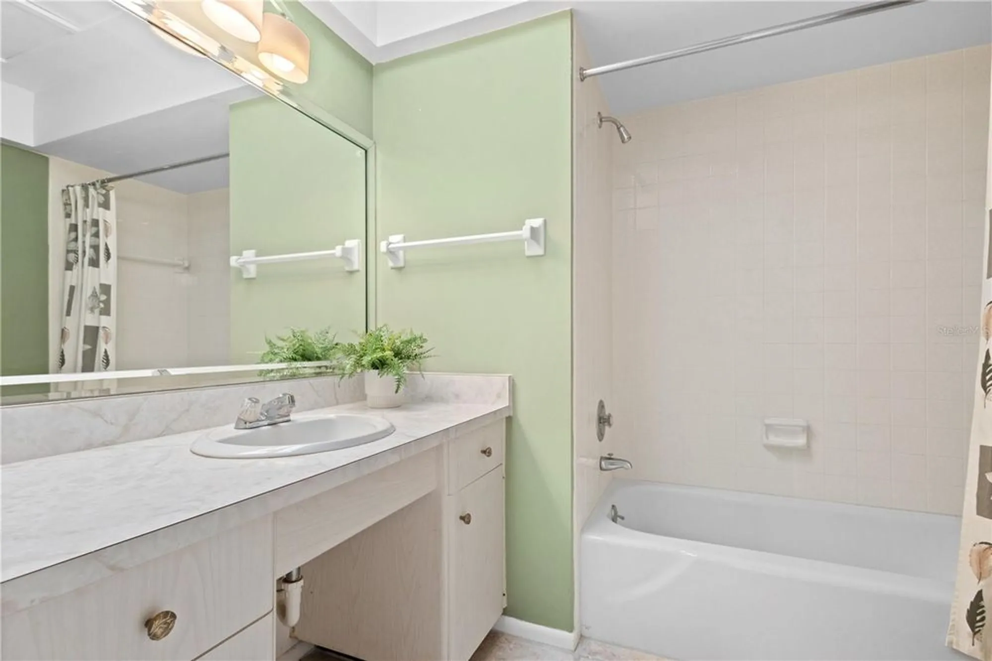 Property Slideshow image 26 of 35 | 3328 dartmouth ln 1012, Sarasota, FL, 34239