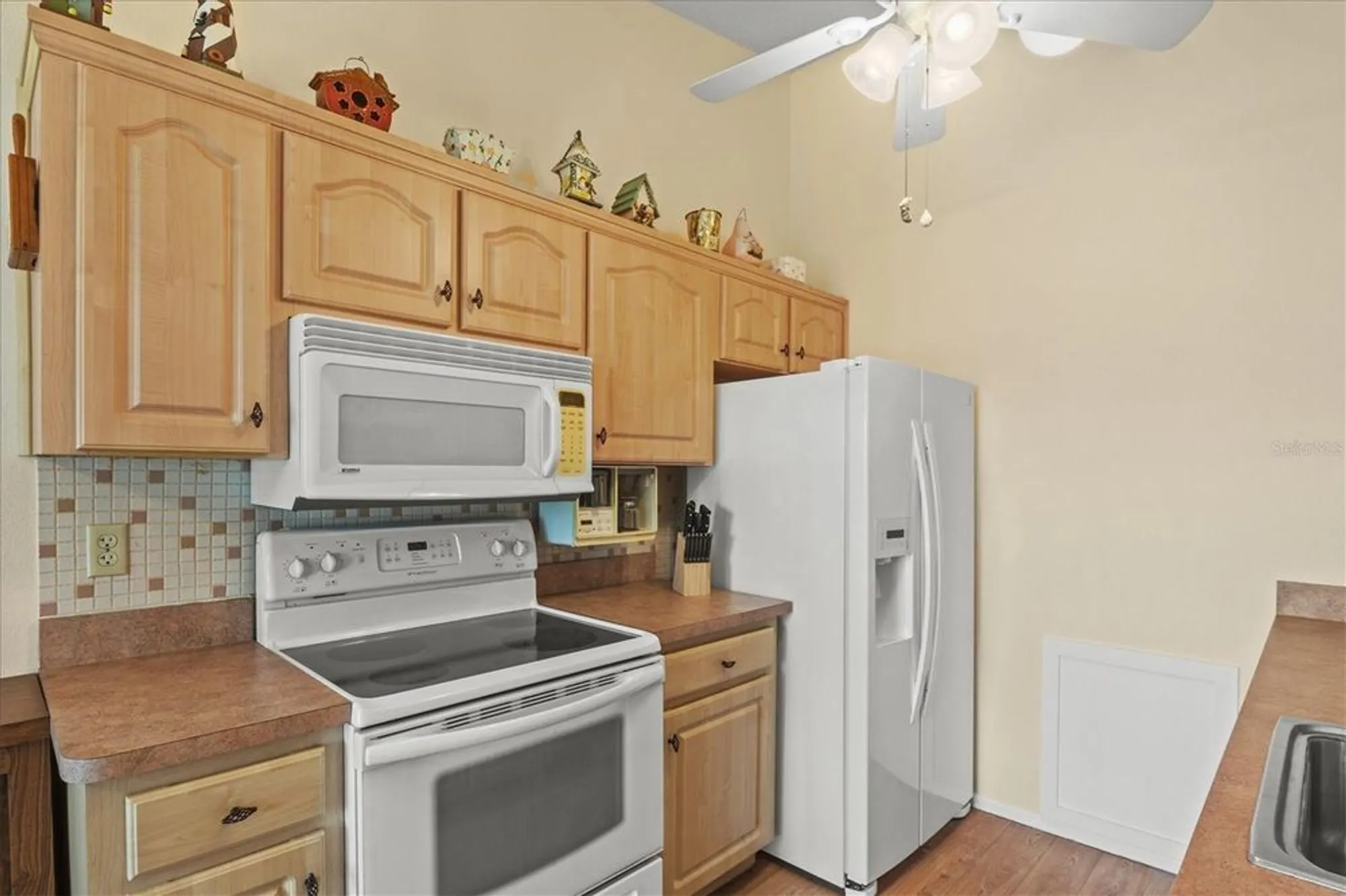 Property Slideshow image 10 of 37 | 3701 39th st, Bradenton, FL, 34205