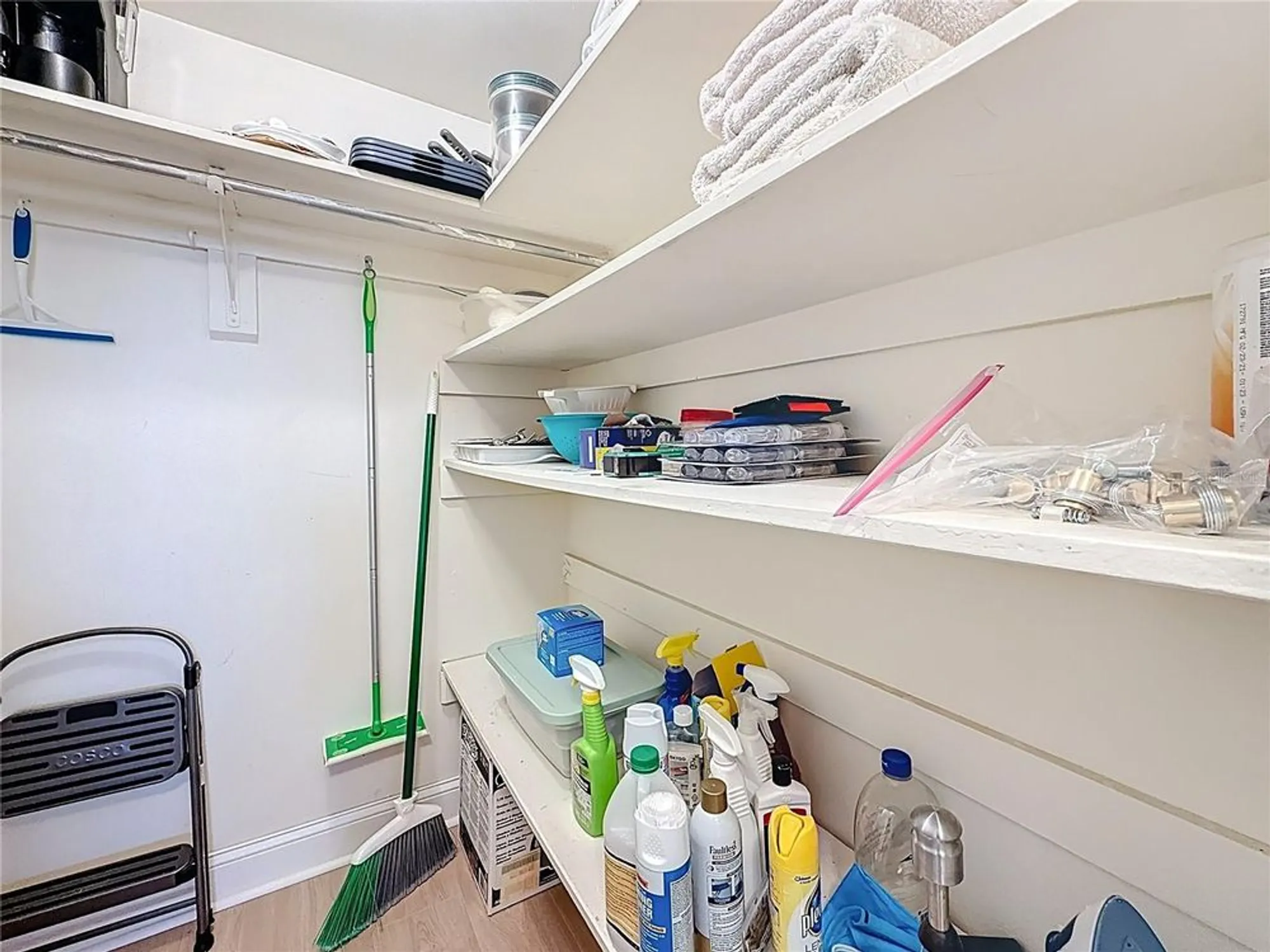 Property Slideshow image 37 of 77 | 4725 cove cir apt 810, Saint Petersburg, FL, 33708