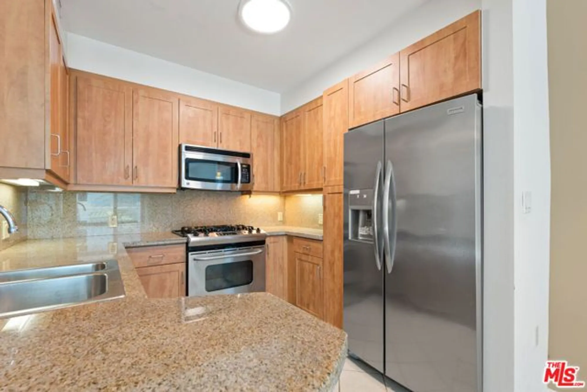 Property Slideshow image 14 of 41 | 267 s san pedro st unit 211, Los Angeles, CA, 90012