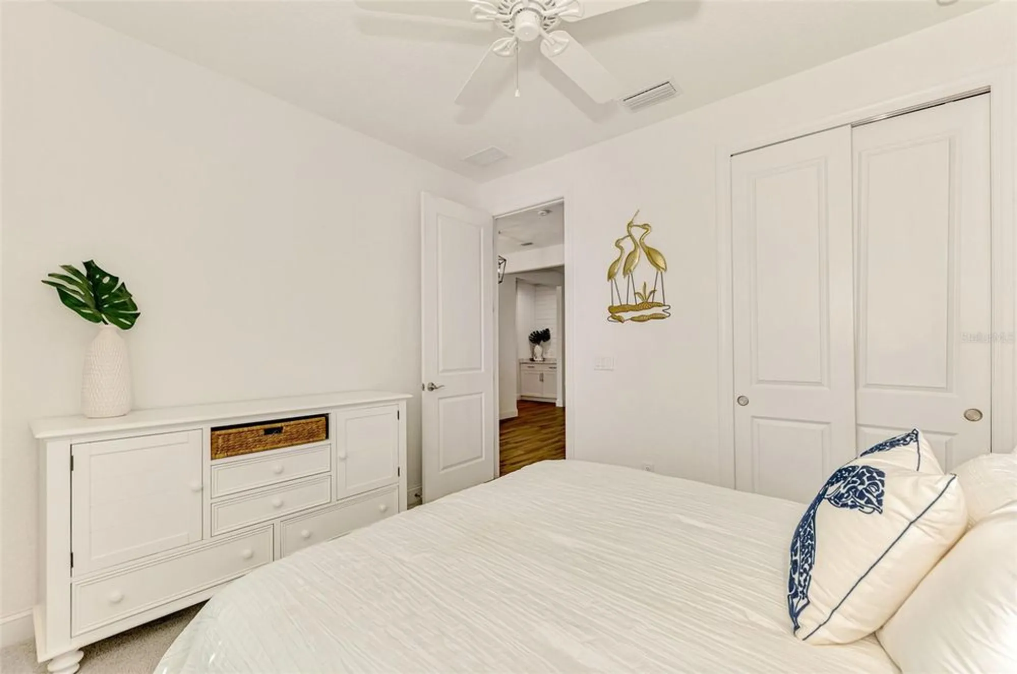 Property Slideshow image 33 of 71 | 560 mistiflower cir, Nokomis, FL, 34275