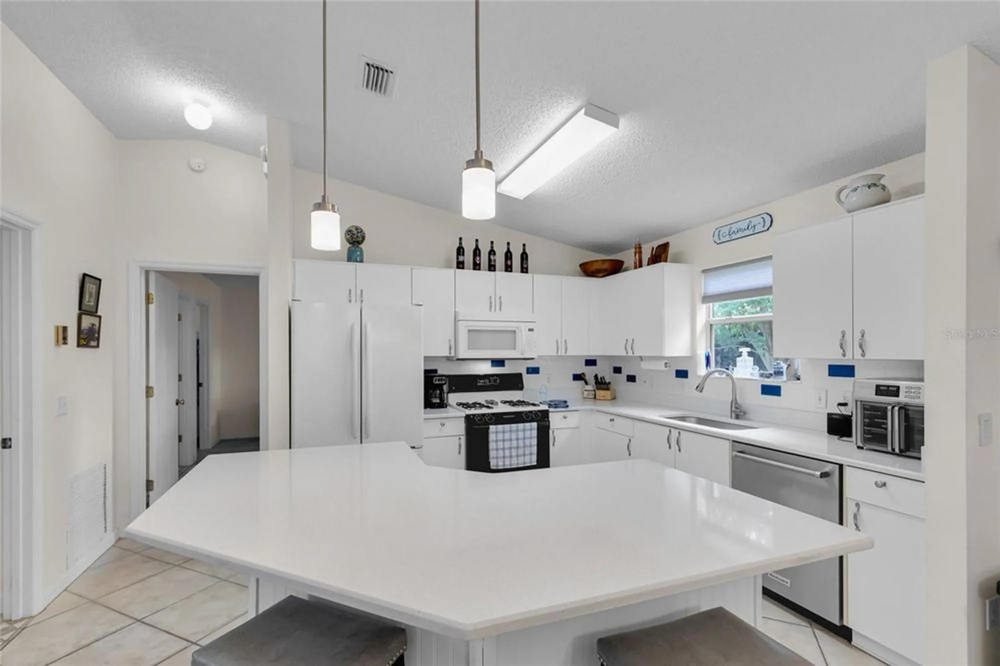 Property Slideshow image 9 of 32 | 1819 captiva ct, The Villages, FL, 32162