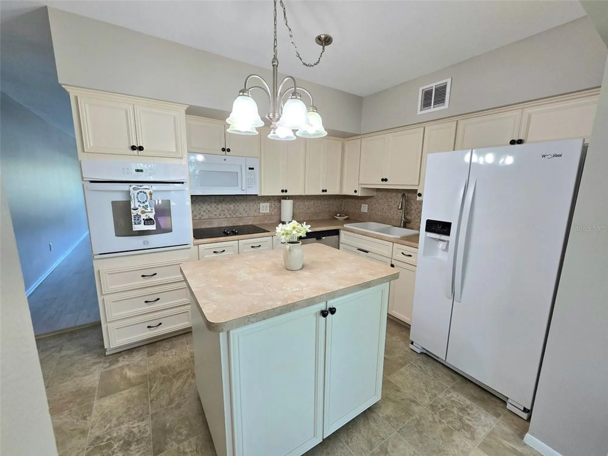 Property Slideshow image 5 of 26 | 2360 world parkway blvd apt 36, Clearwater, FL, 33763