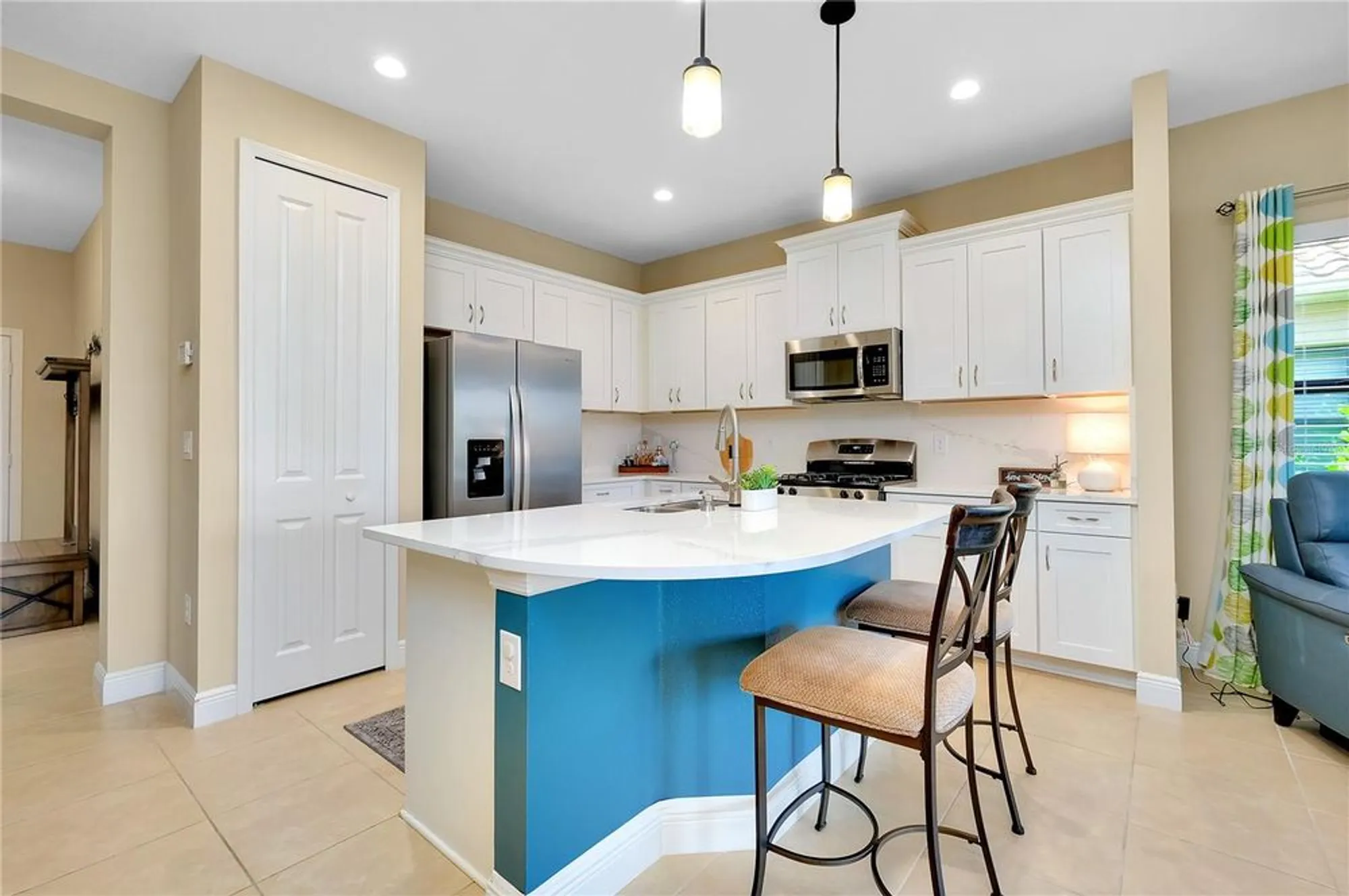 Property Slideshow image 12 of 59 | 21629 avon park ct, Venice, FL, 34293