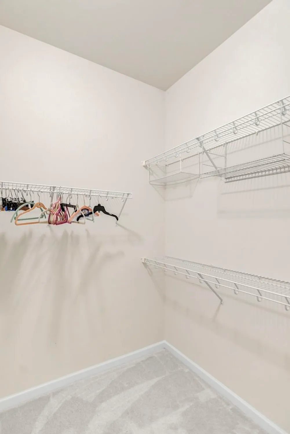 Property Slideshow image 16 of 43 | 3848 valhalla dr, Elgin, IL, 60124