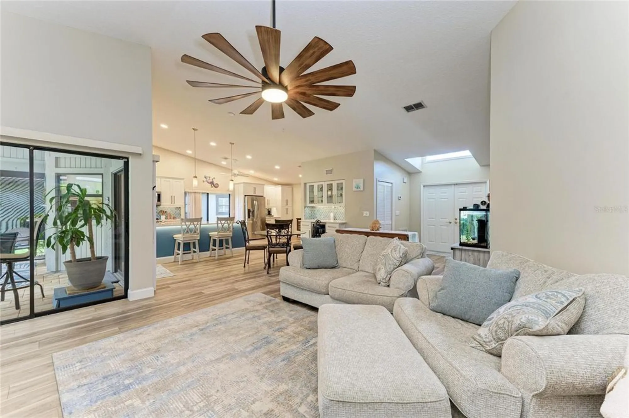Property Slideshow image 9 of 50 | 7865 pine trace dr, Sarasota, FL, 34243