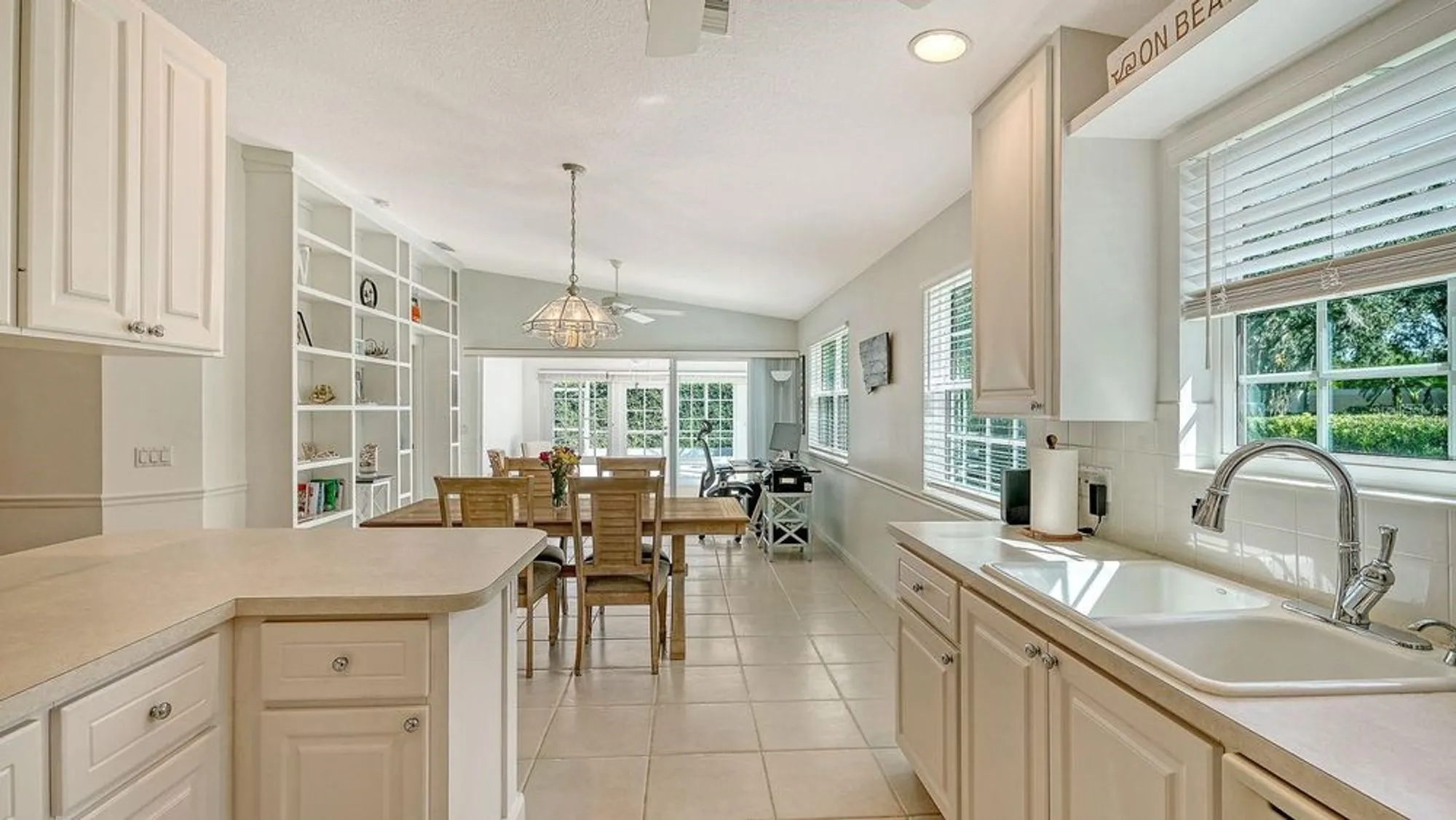Property Slideshow image 12 of 71 | 8878 estepona ct, Sarasota, FL, 34238