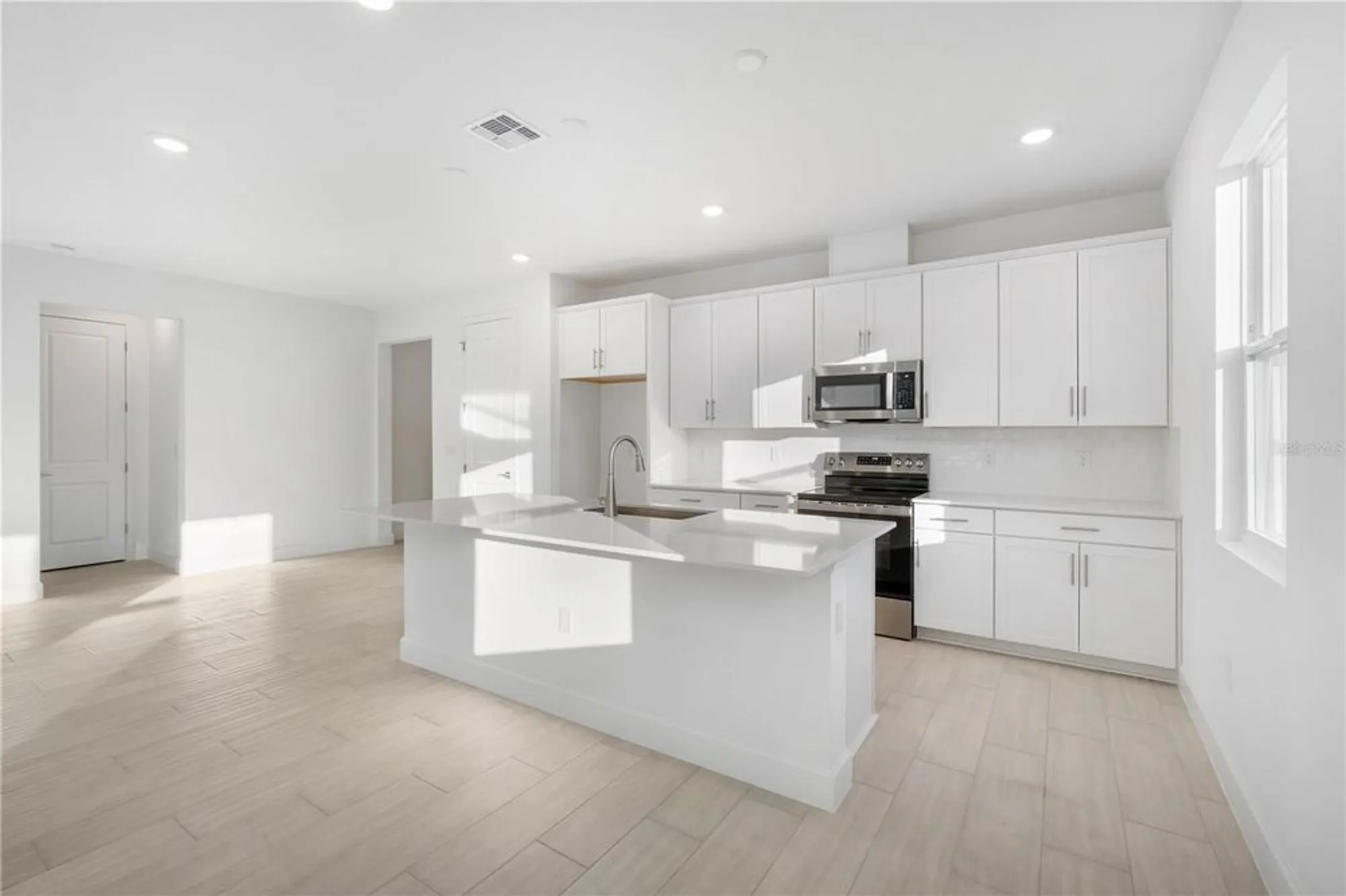 Property Slideshow image 17 of 32 | 9211 players dr, Weeki Wachee, FL, 34613