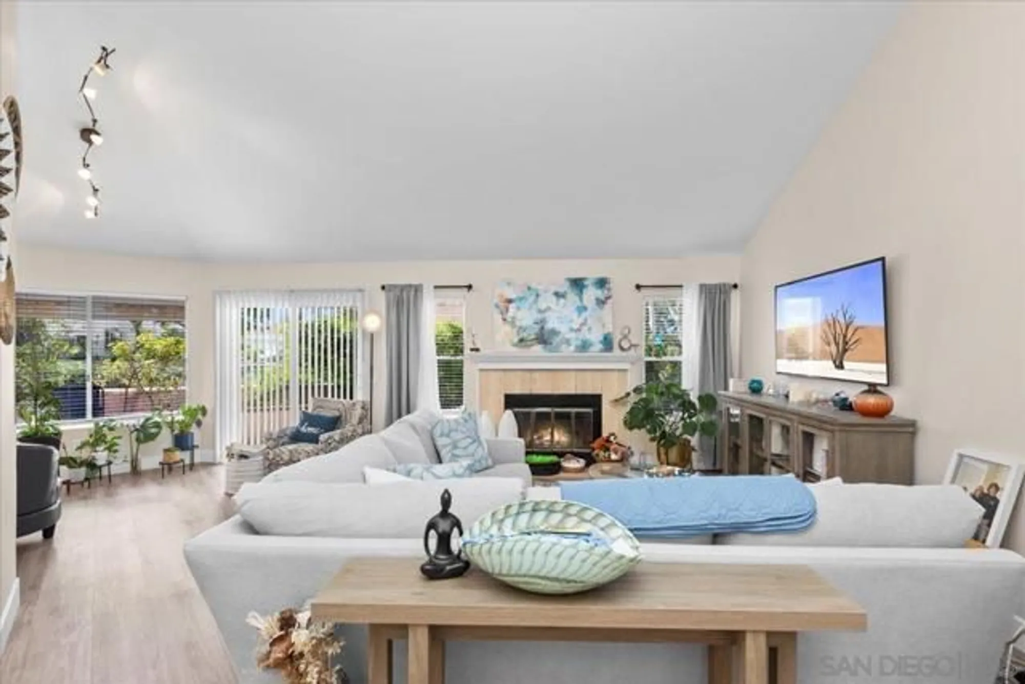 Property Slideshow image 13 of 45 | 1299 via apuesto, San Marcos, CA, 92078