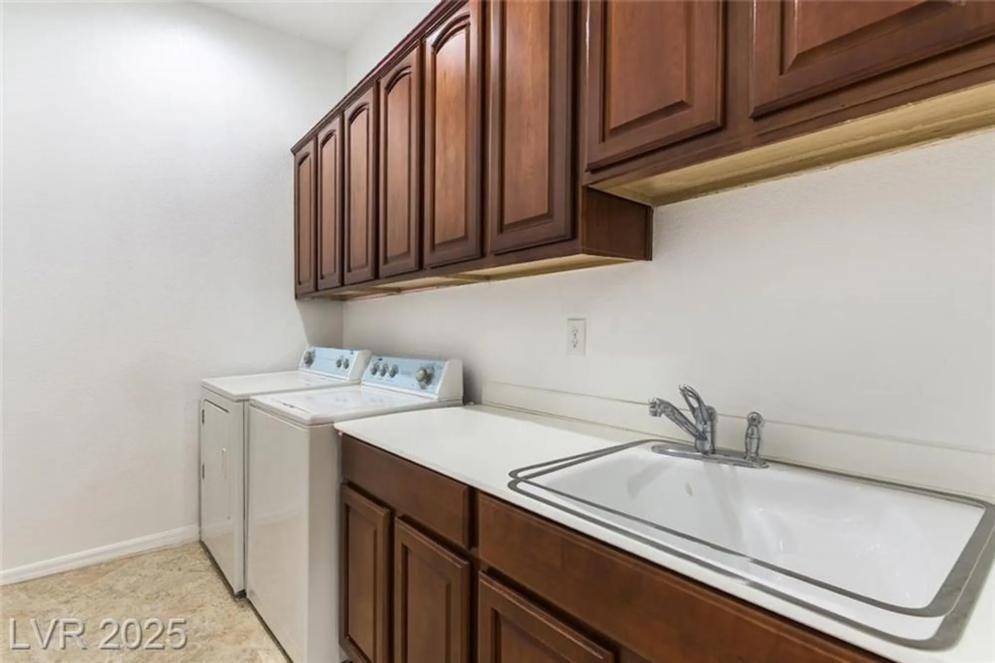 Property Slideshow image 24 of 40 | 2373 ozark plateau dr, Henderson, NV, 89044