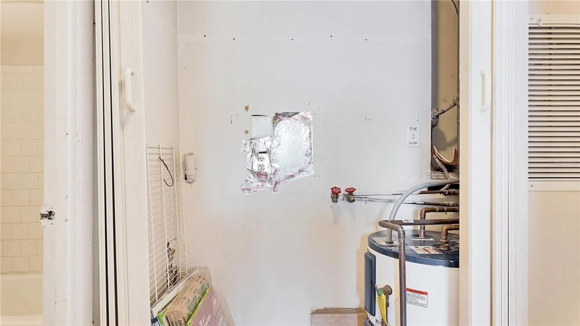 Property Slideshow image 10 of 21 | 4127 heron way # 111, Bradenton, FL, 34205