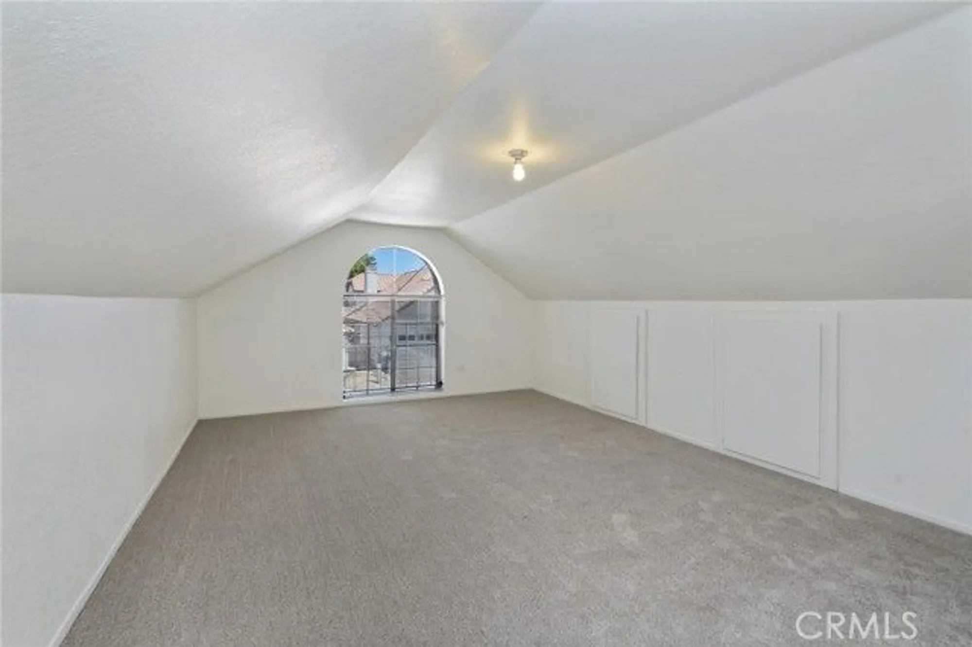 Property Slideshow image 20 of 24 | 19229 pine way, Apple Valley, CA, 92308