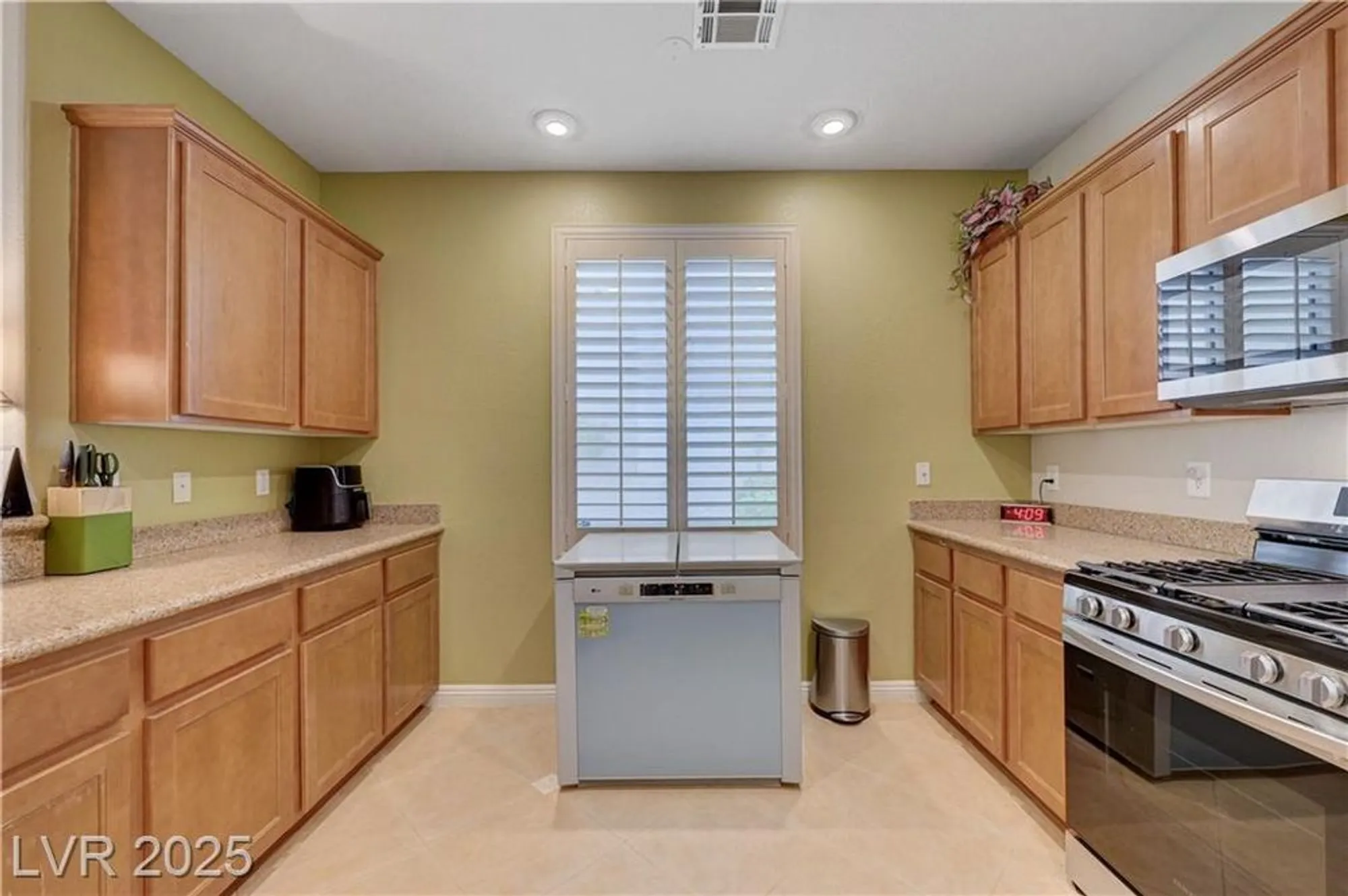 Property Slideshow image 16 of 99 | 10241 premia pl, Las Vegas, NV, 89135