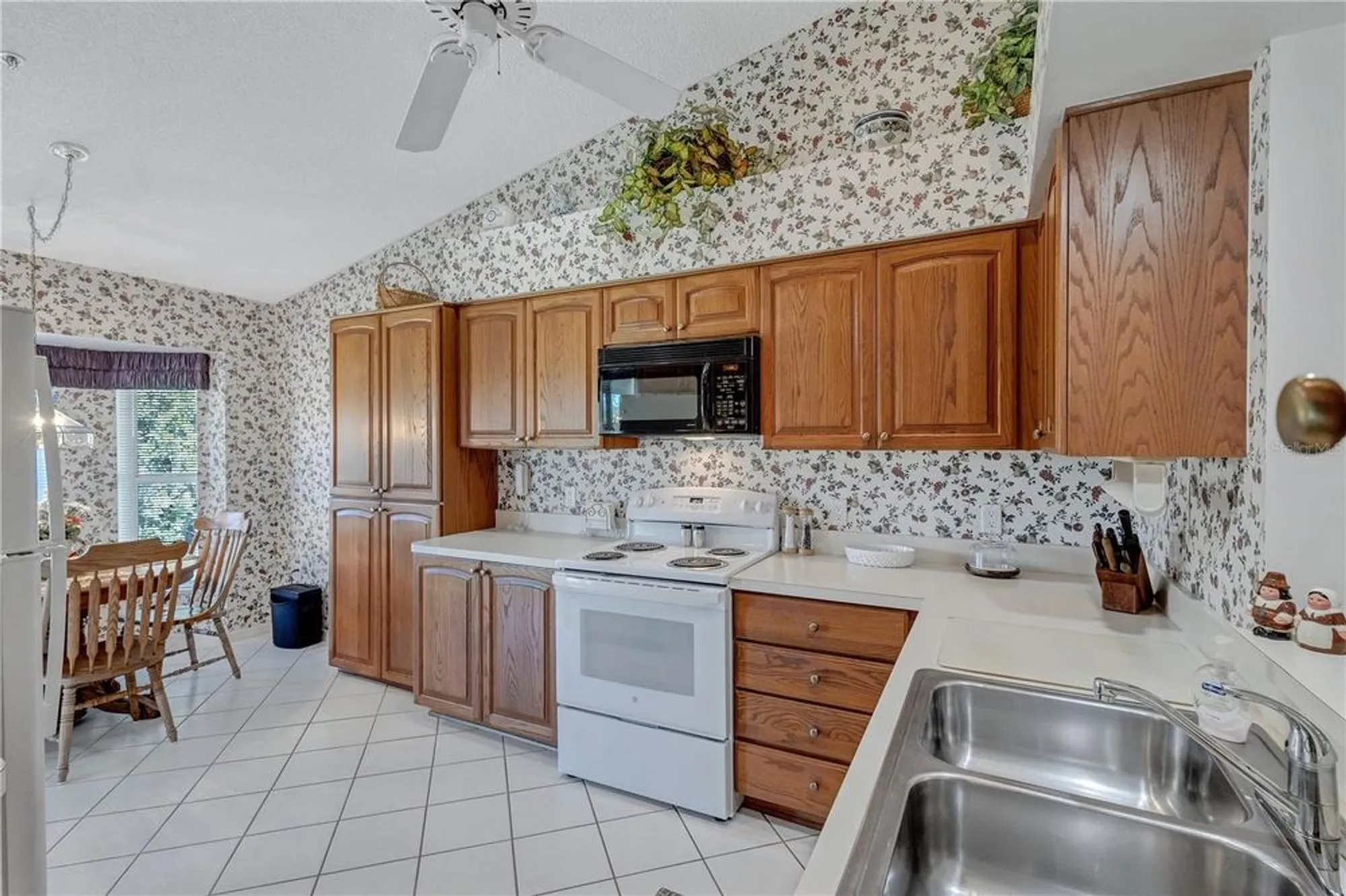 Property Slideshow image 8 of 76 | 6713 stone river rd 205, Bradenton, FL, 34203