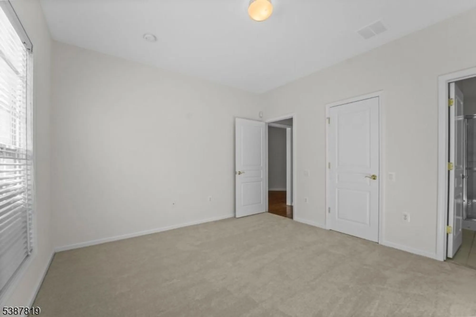 Property Slideshow image 6 of 23 | 373 windfall ln, Somerset, NJ, 08873