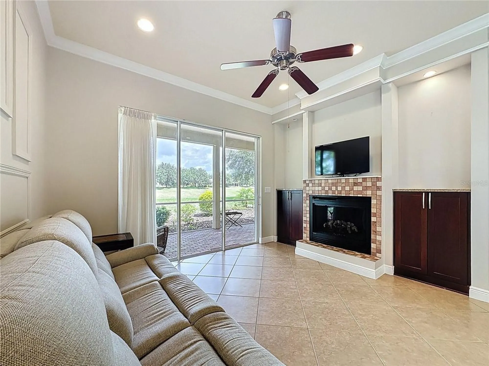 Property Slideshow image 18 of 70 | 243 bayou bend rd, Groveland, FL, 34736