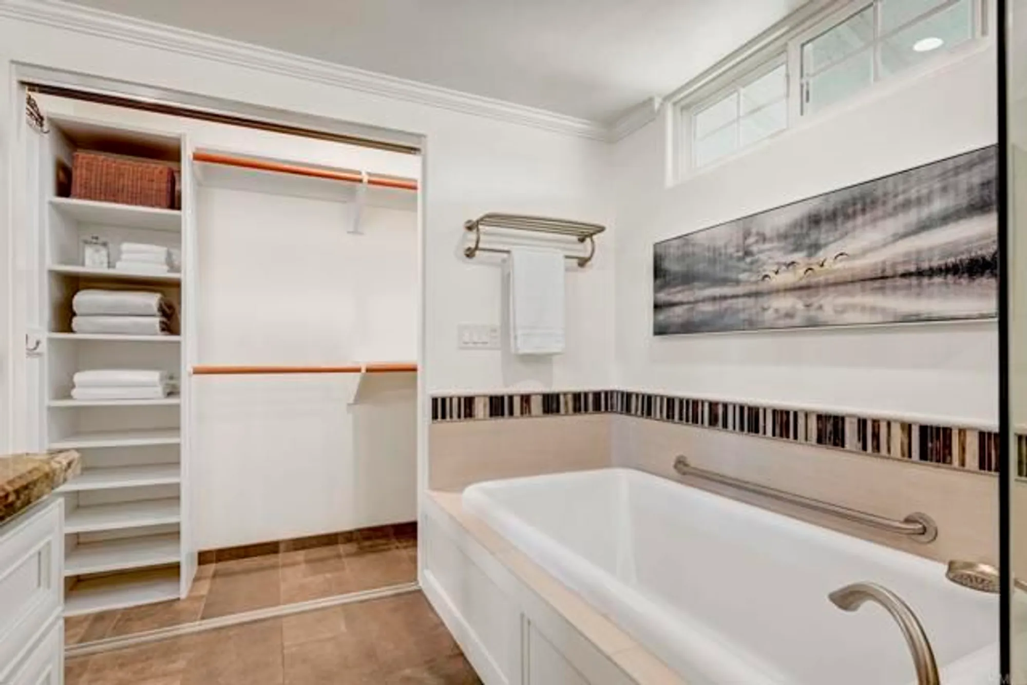 Property Slideshow image 32 of 57 | 1051 la reina dr, San Marcos, CA, 92078