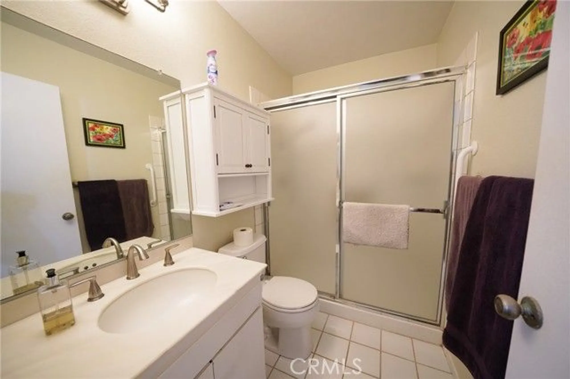 Property Slideshow image 15 of 18 | 26360 oakspur dr a, Newhall, CA, 91321